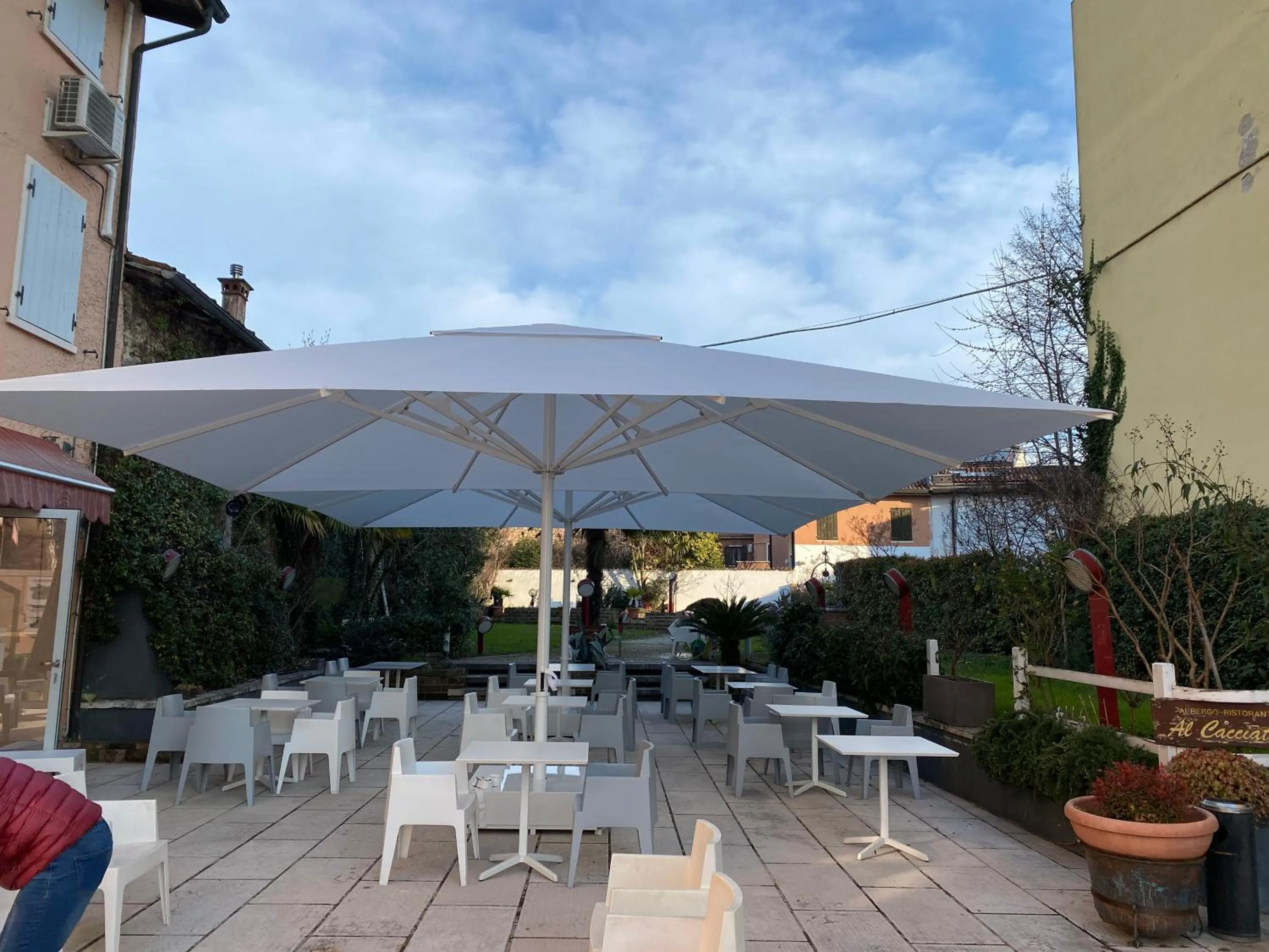 Patio in Albergo Al Cacciatore Tortellinando