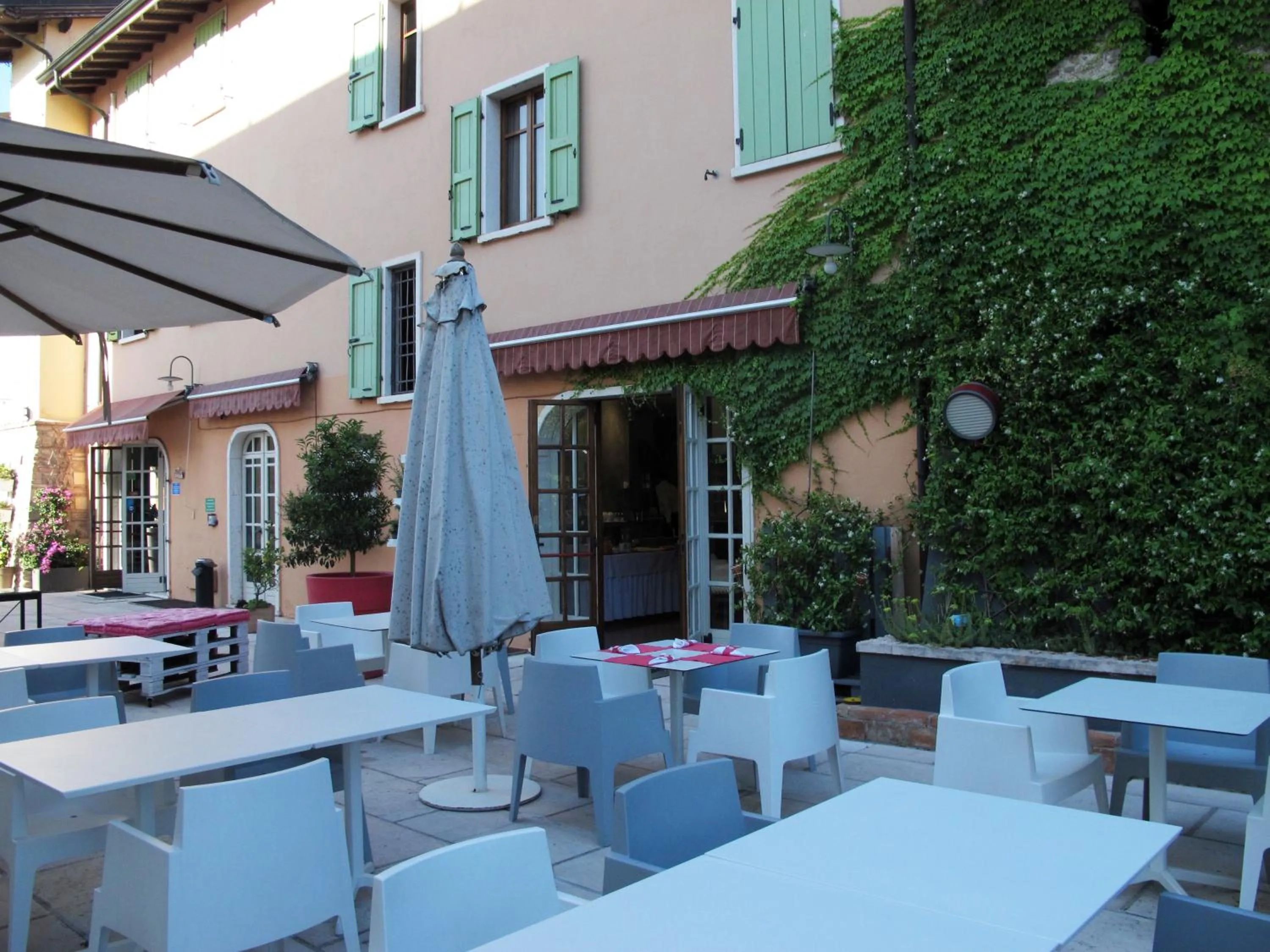 Garden in Albergo Al Cacciatore Tortellinando