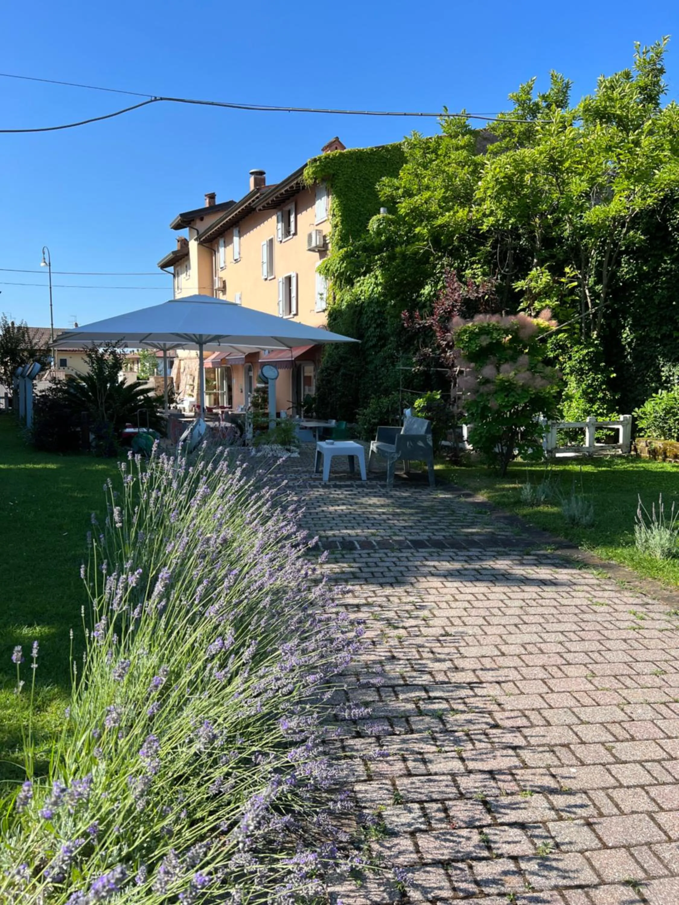 Property building in Albergo Al Cacciatore Tortellinando