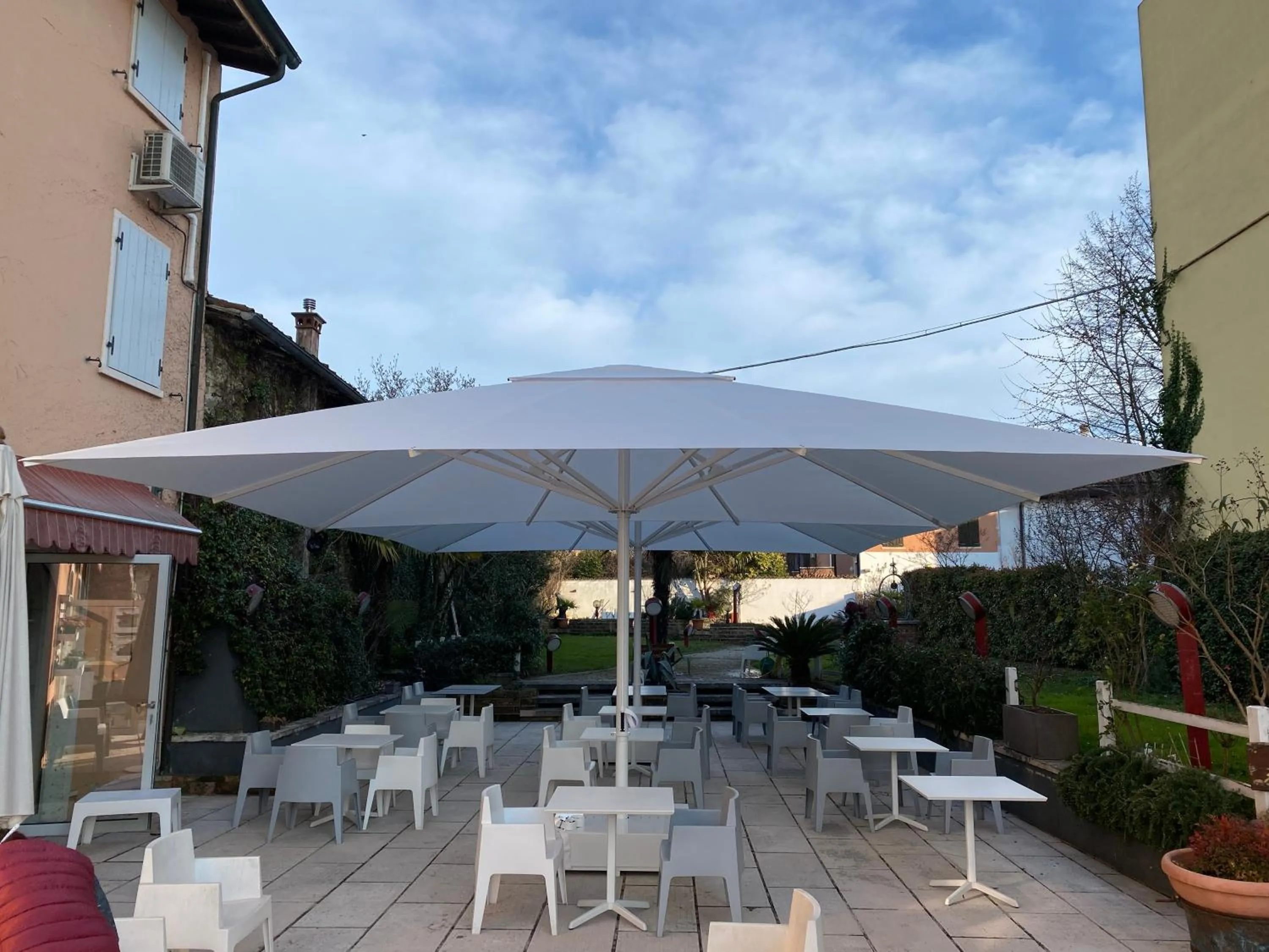 Patio in Albergo Al Cacciatore Tortellinando