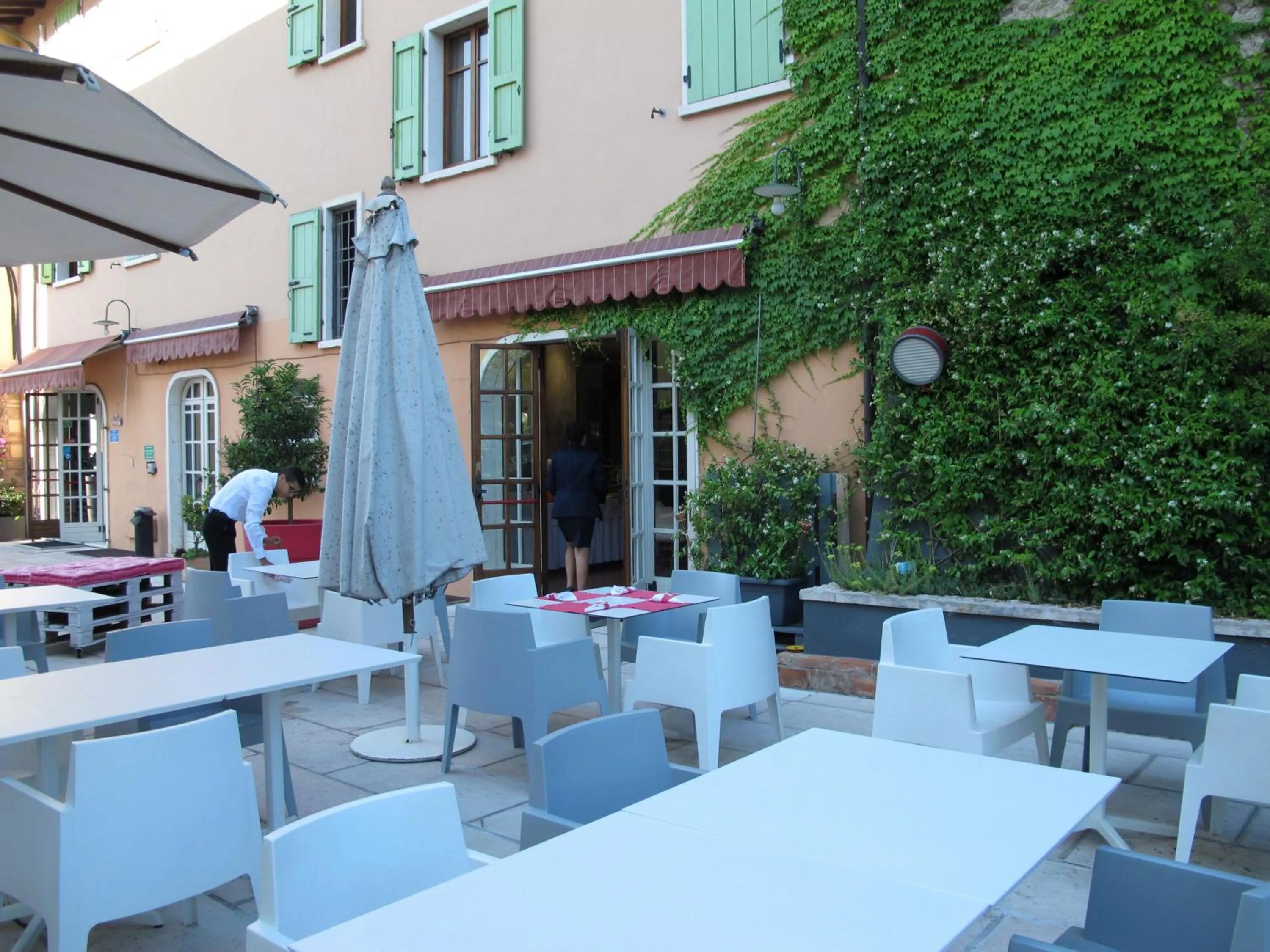 Property building in Albergo Al Cacciatore Tortellinando