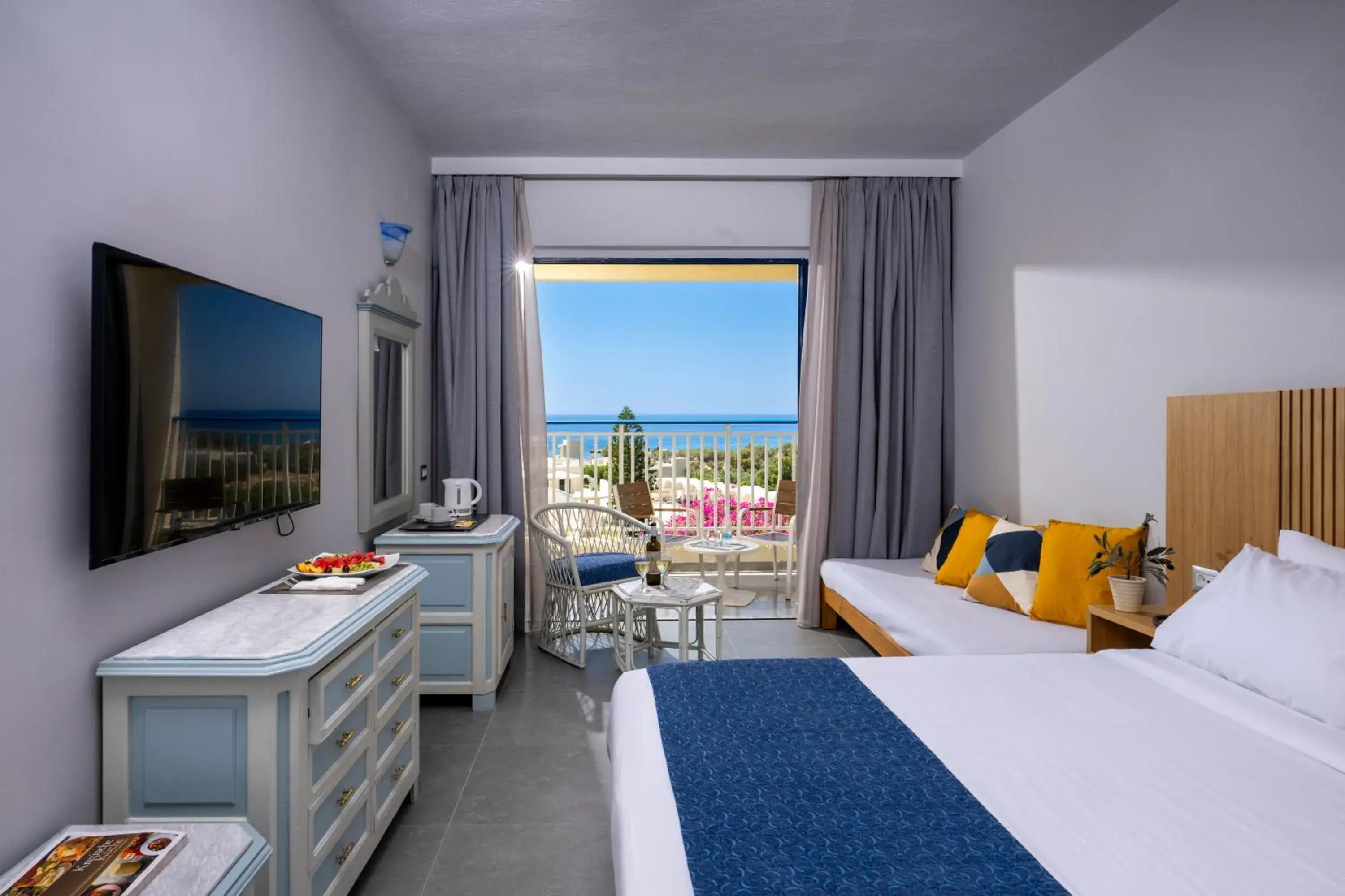 Superior Room with Sea View in Mare Blue Hotel Superior Room with Sea View in Mare Blue Hotel