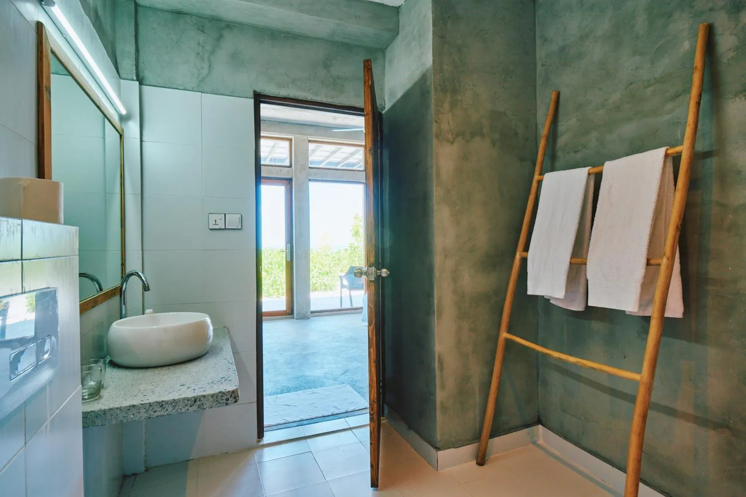 Araaik Beach Village