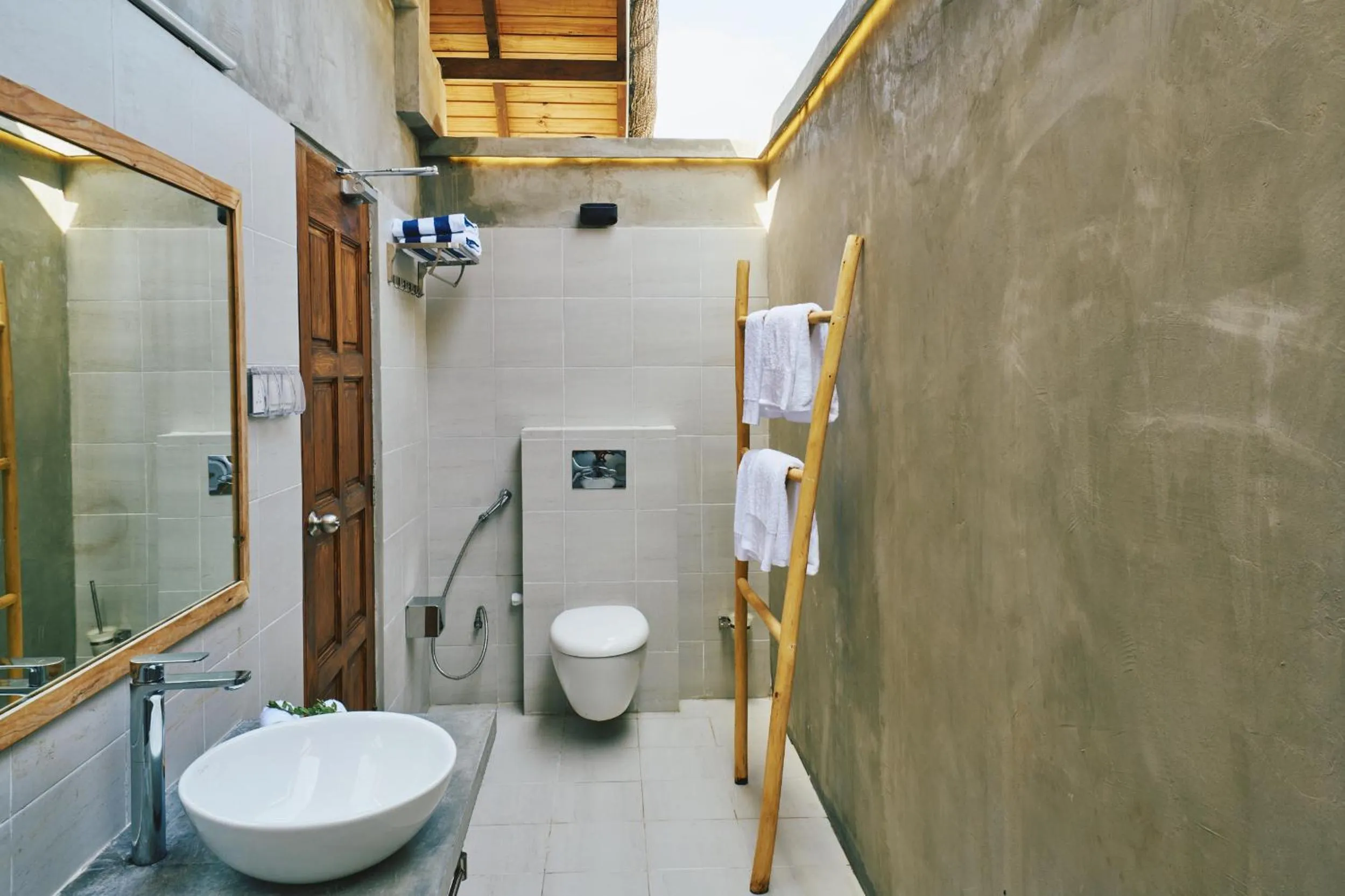 Araaik Beach Village