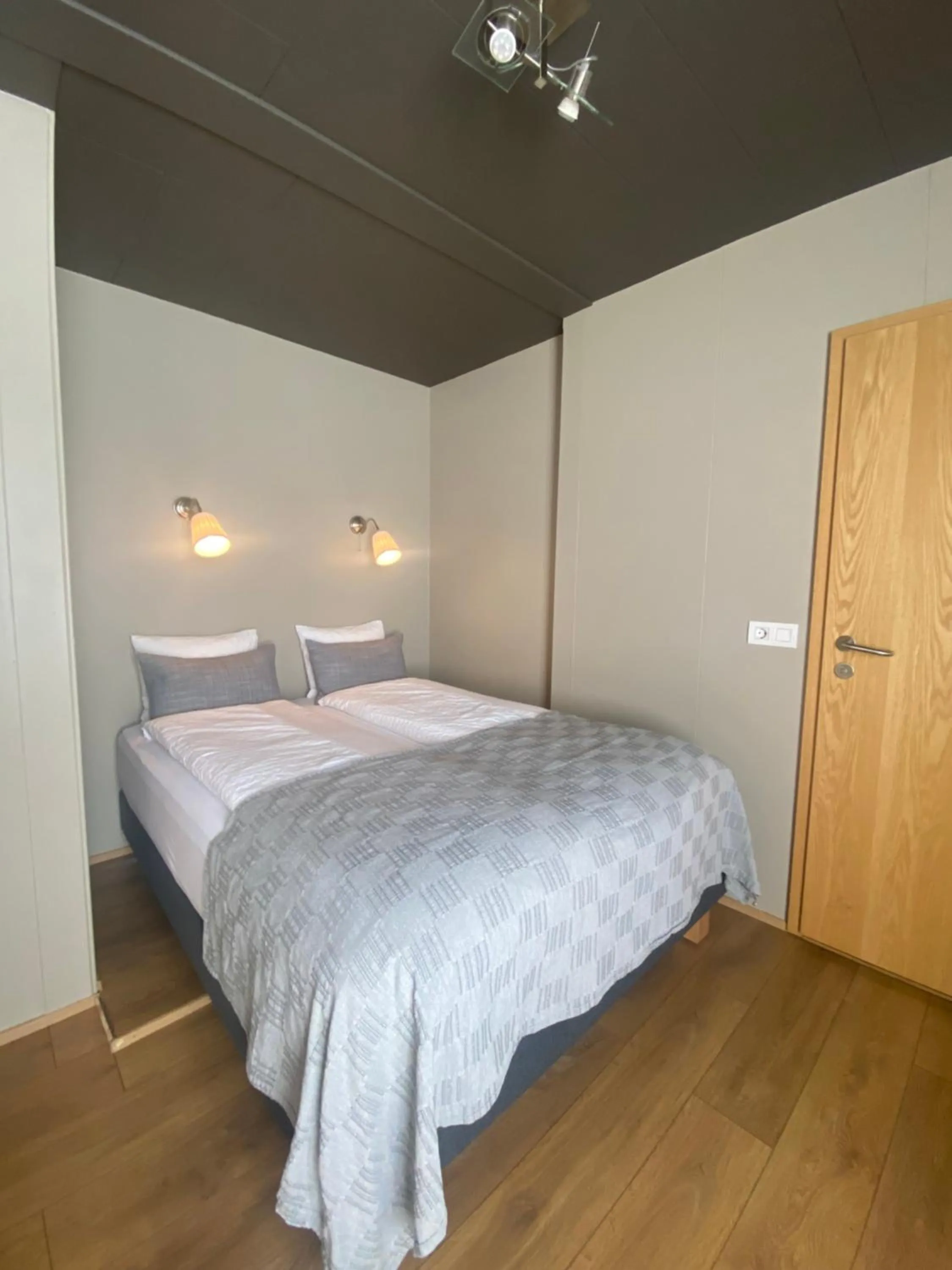 Bed in North West Restaurant & Guesthouse