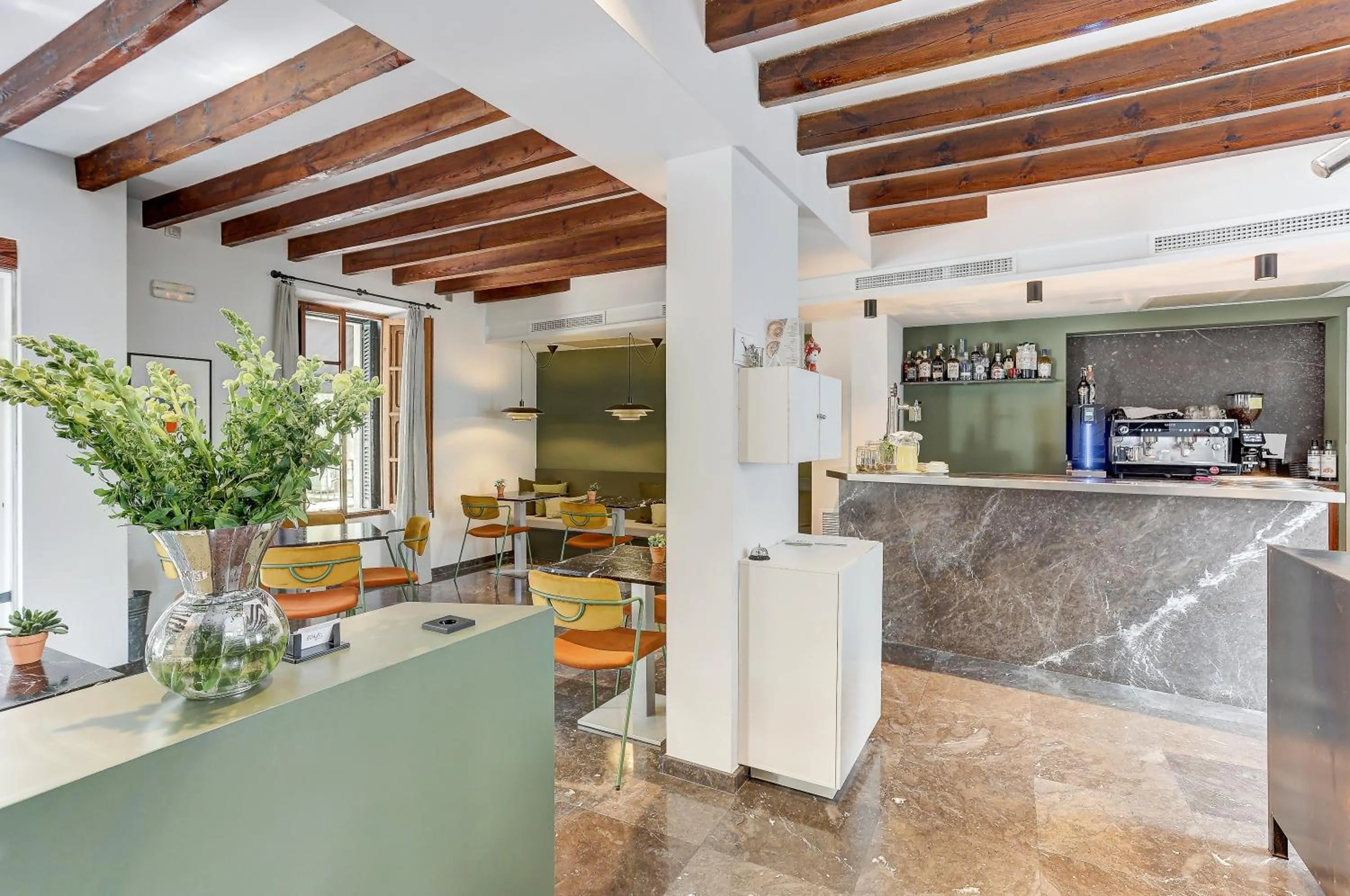 Restaurant/places to eat in Desbrull