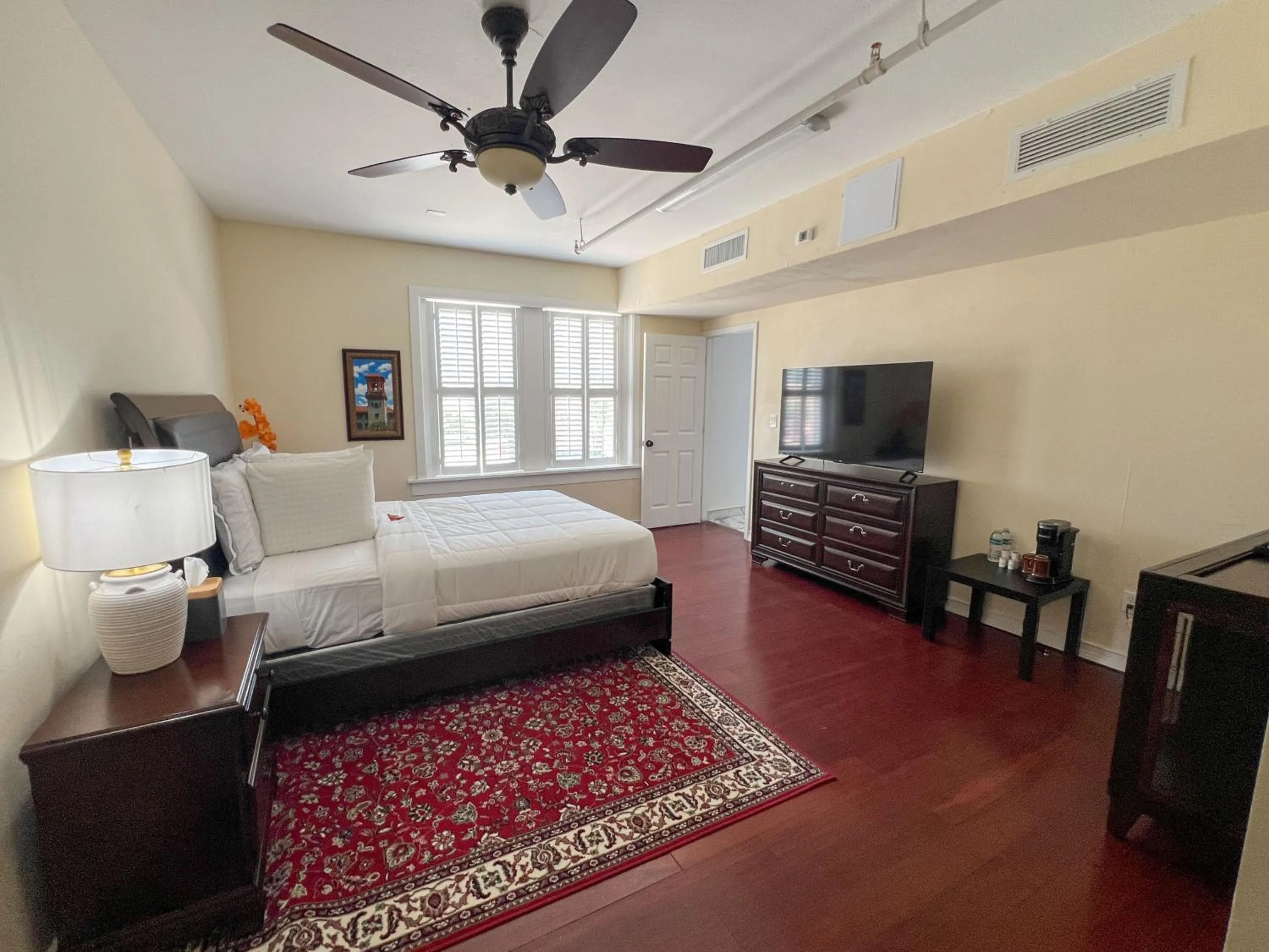 Bed in Artisan Downtown