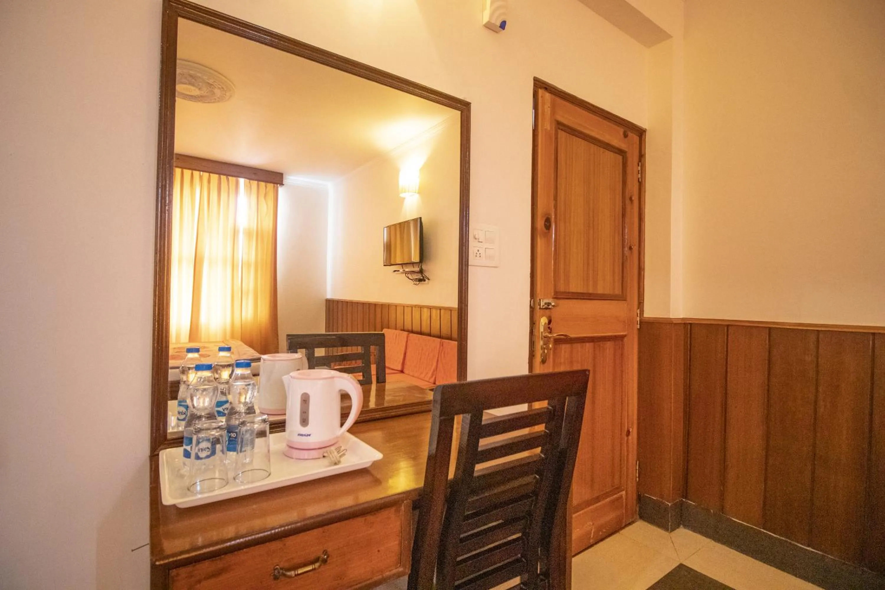 Seating area in WOW STAYZ2 Hotel The Lodge