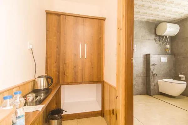 Kitchen or kitchenette in WOW STAYZ2 Hotel The Lodge