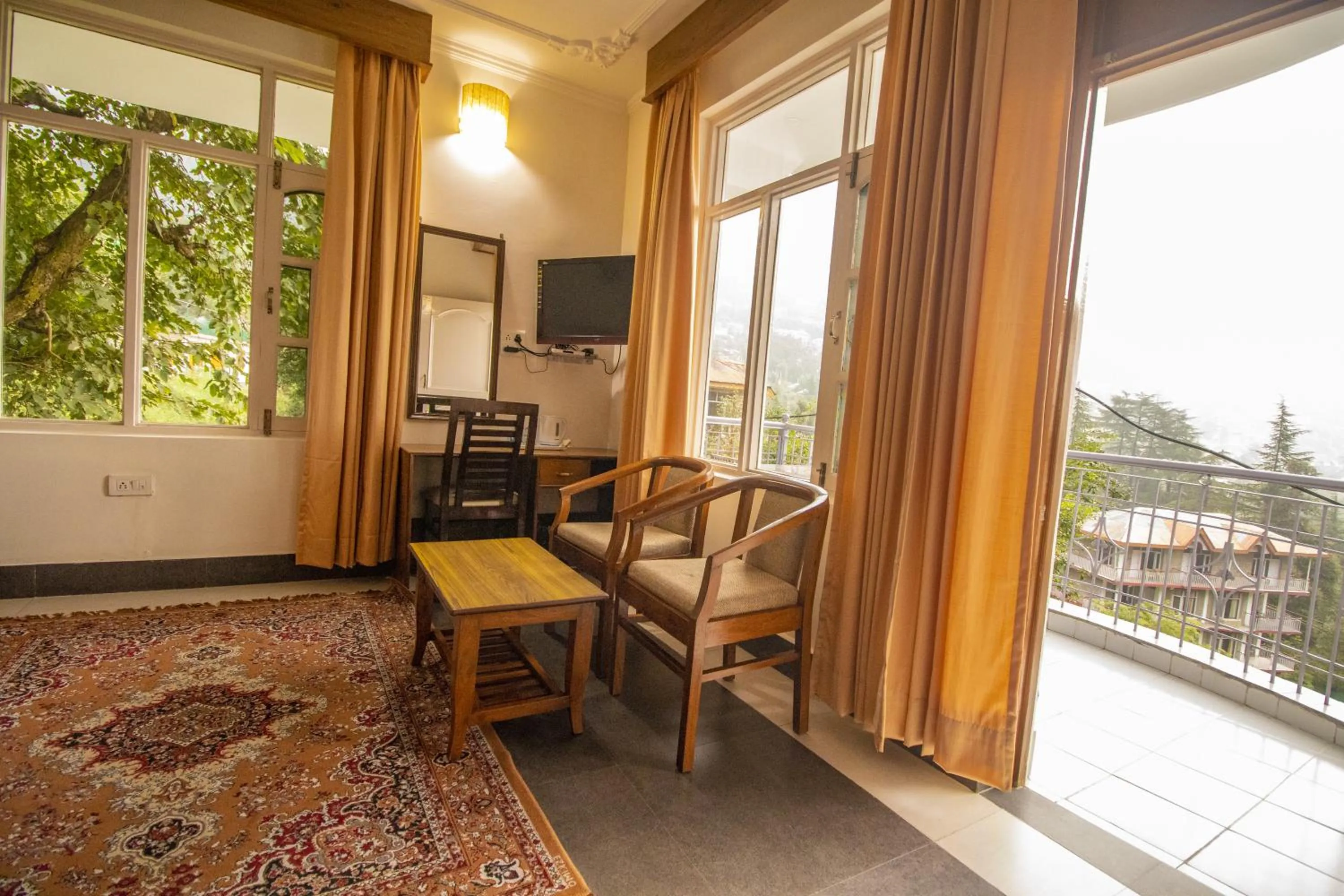 Seating area in WOW STAYZ2 Hotel The Lodge