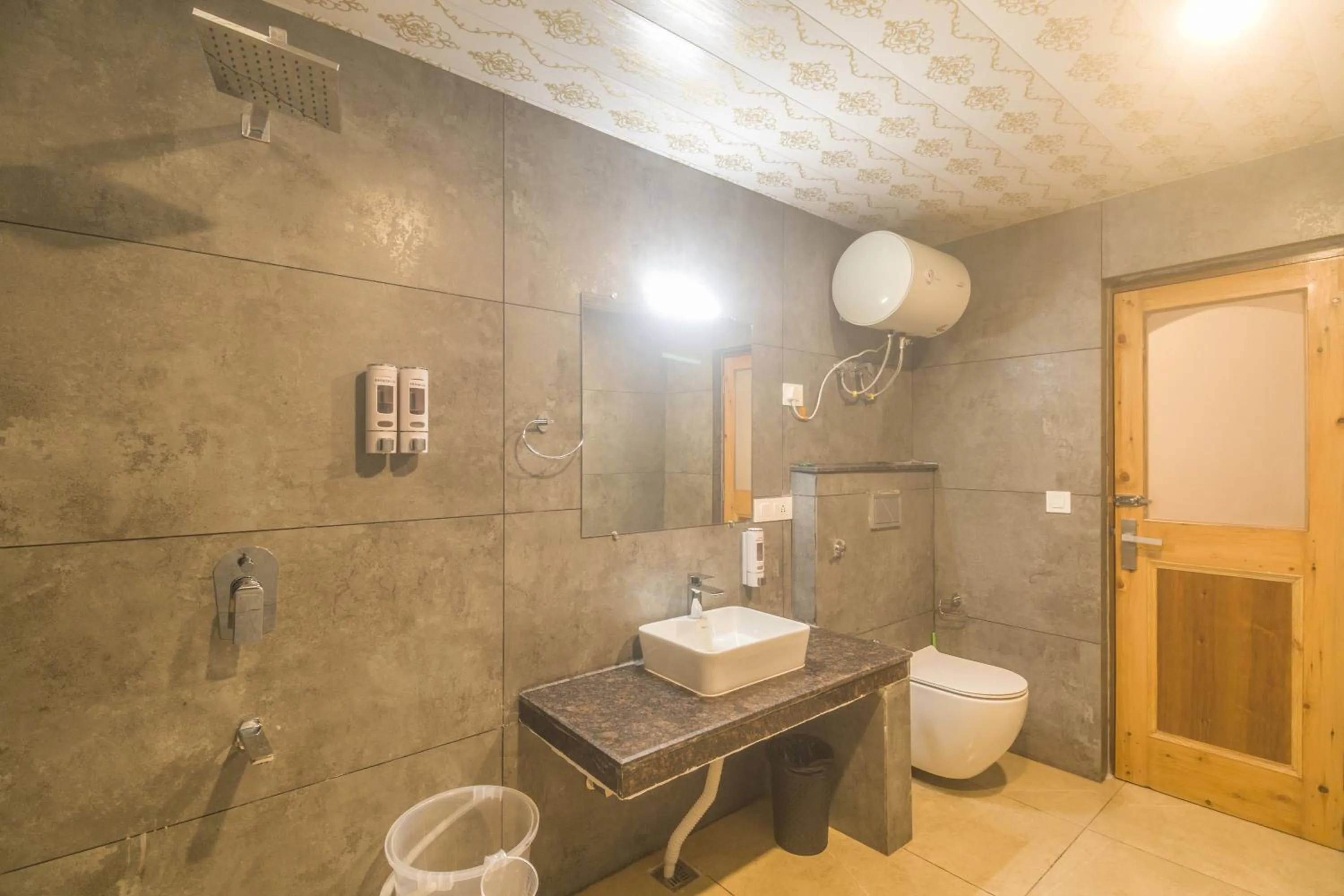 Bathroom in WOW STAYZ2 Hotel The Lodge