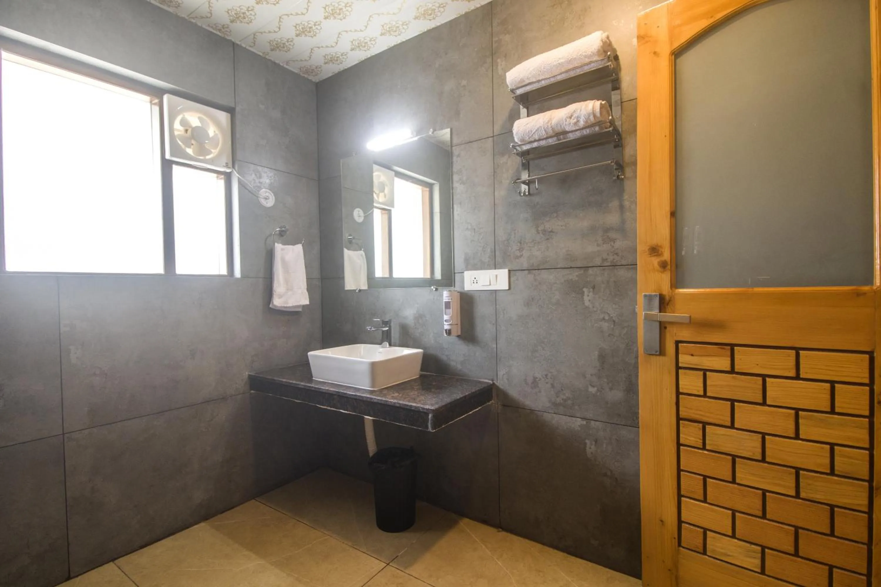 Bathroom in WOW STAYZ2 Hotel The Lodge