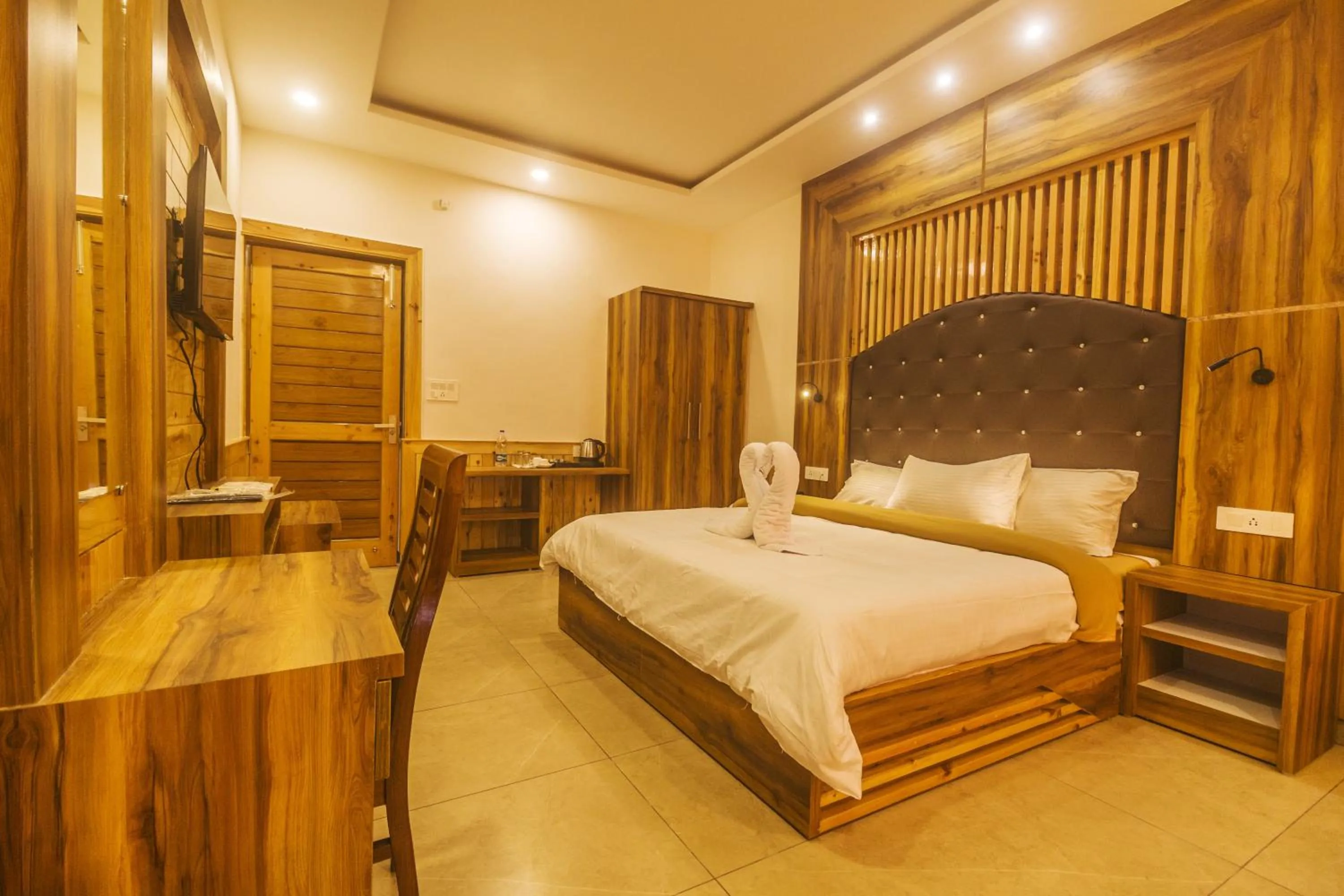 Photo of the whole room, Bed in WOW STAYZ2 Hotel The Lodge