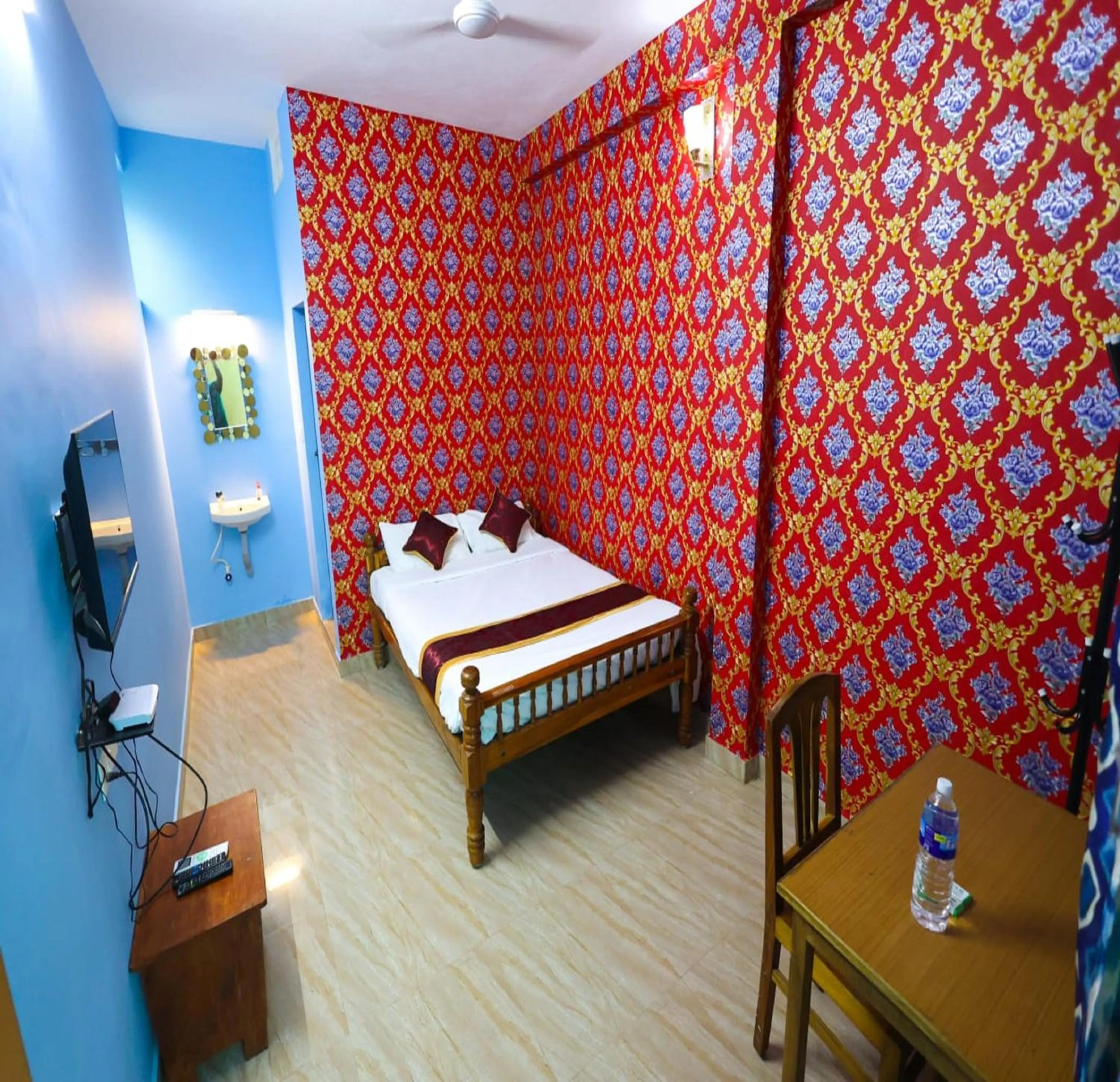 Photo of the whole room in PVR Guest House
