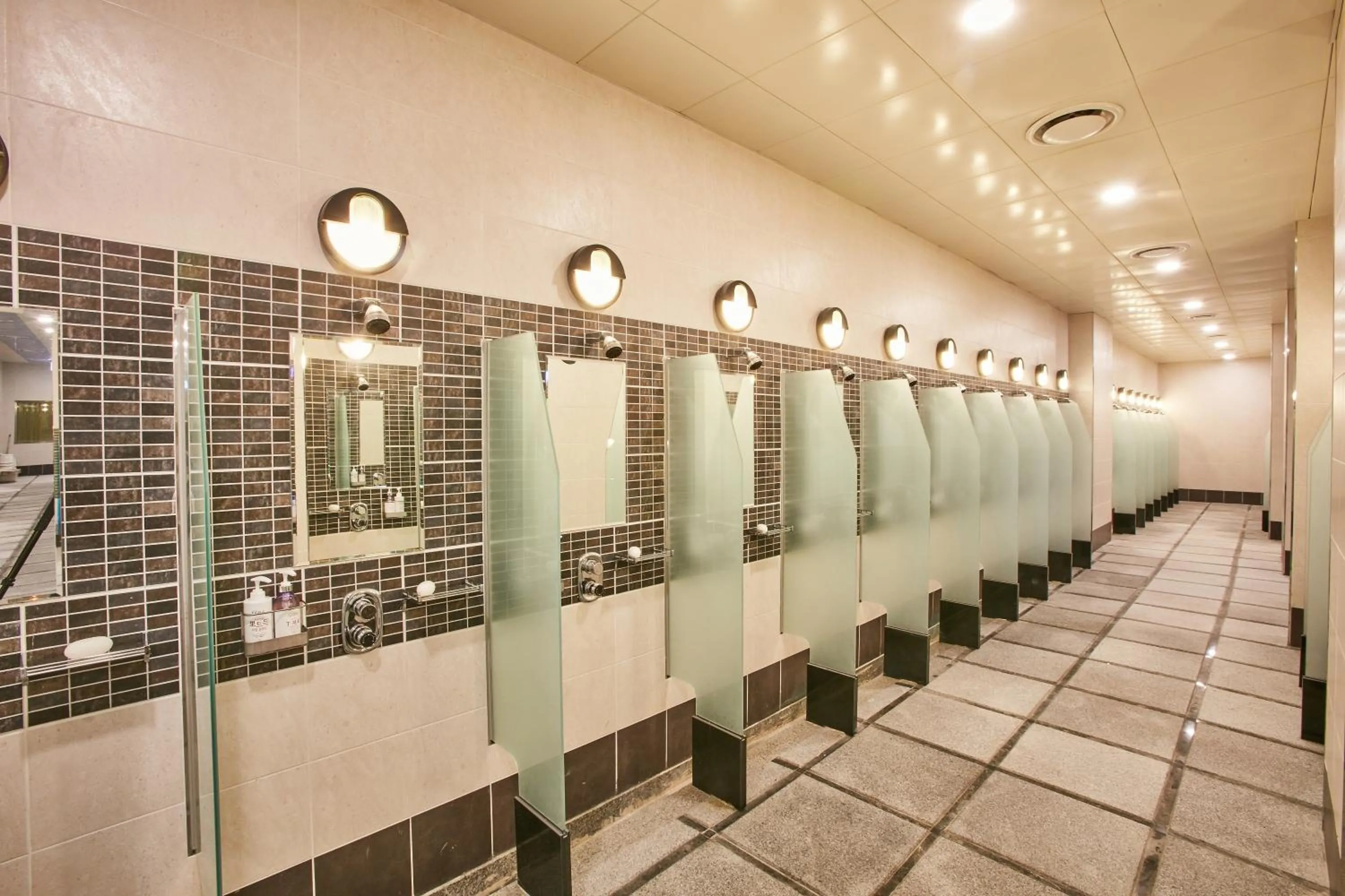 Island Castle Hotel & Waterpark