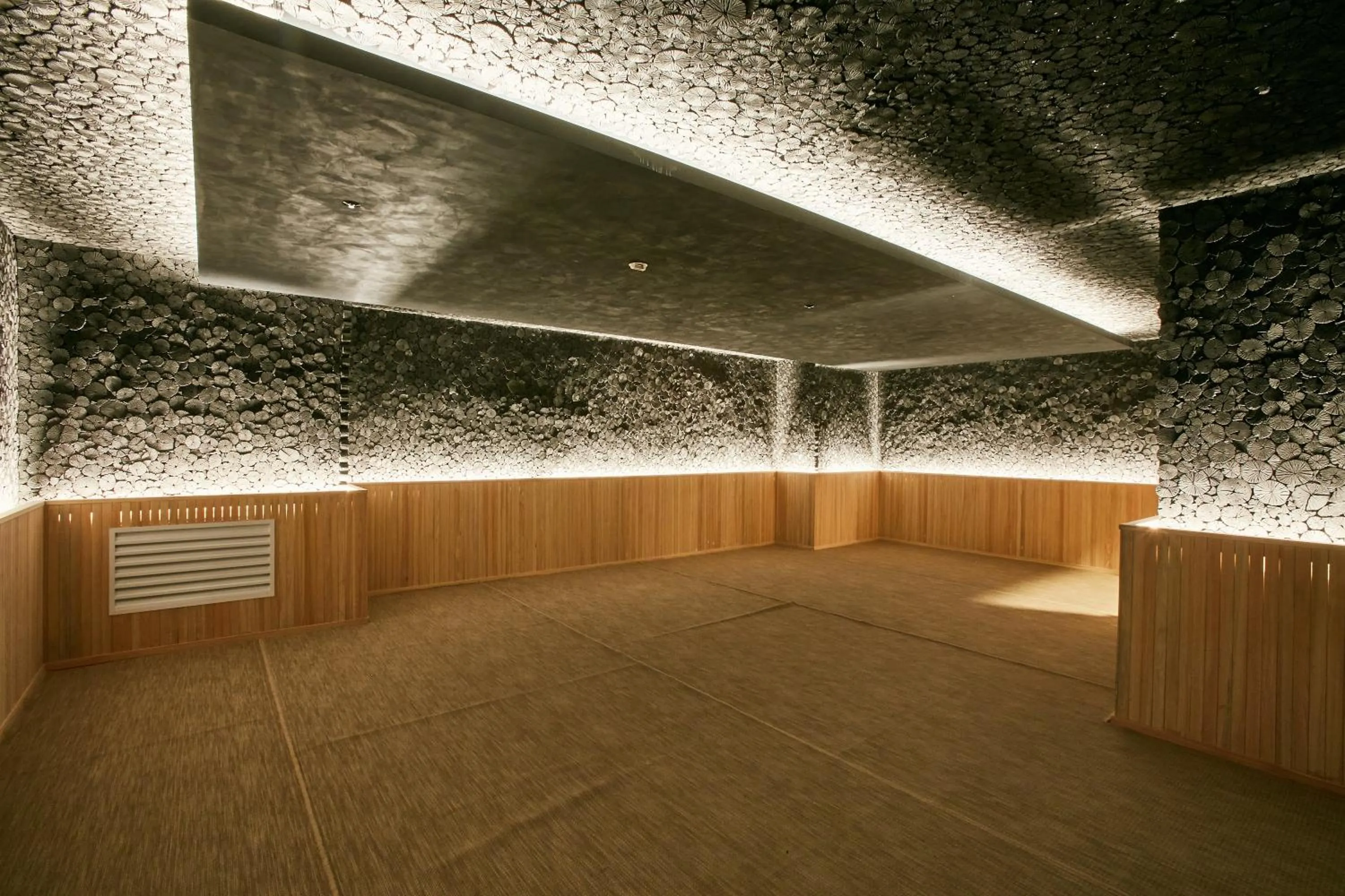 Island Castle Hotel & Waterpark