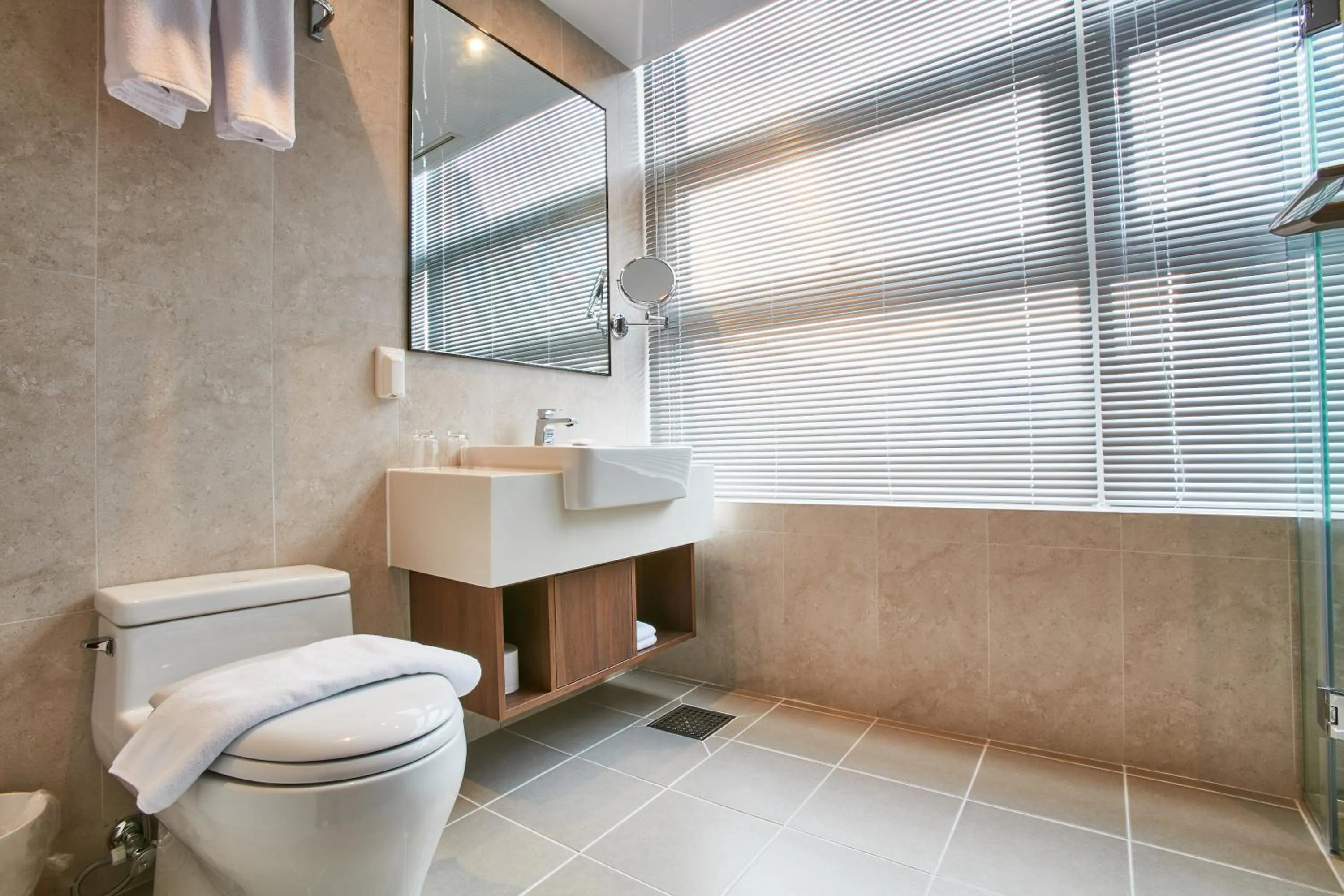 Toilet in Island Castle Hotel & Waterpark