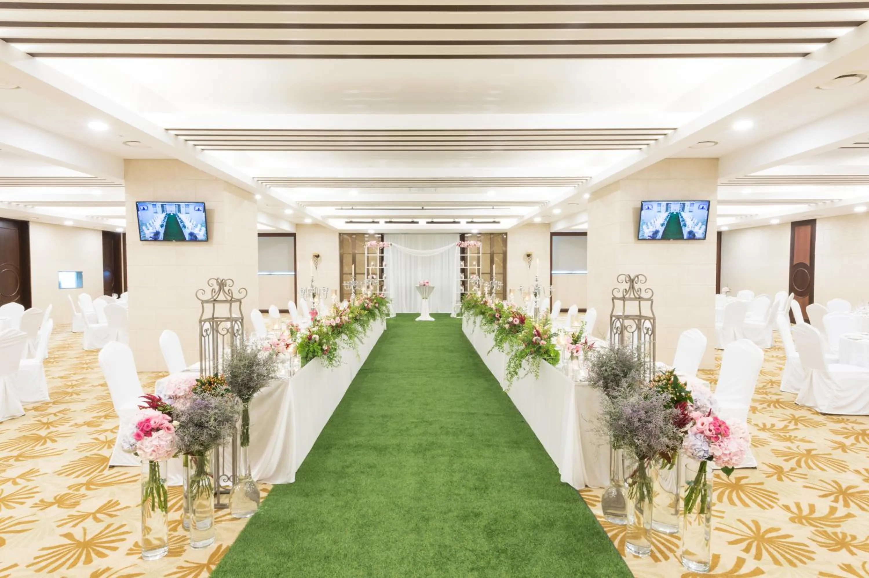 wedding in Island Castle Hotel & Waterpark