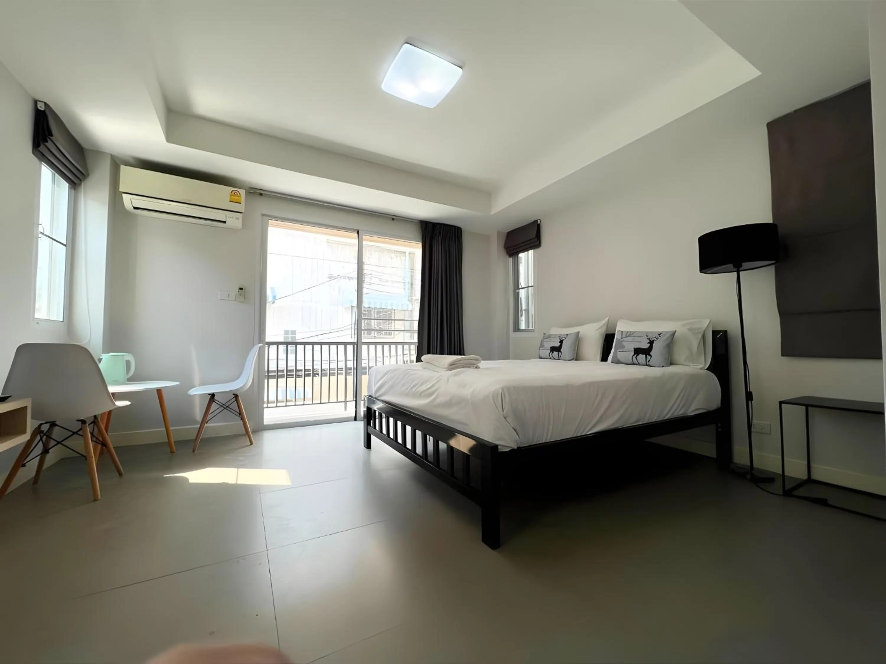 Bed in XX Mitr Inn The Grand Palace Bangkok - Mrt Samyot Station