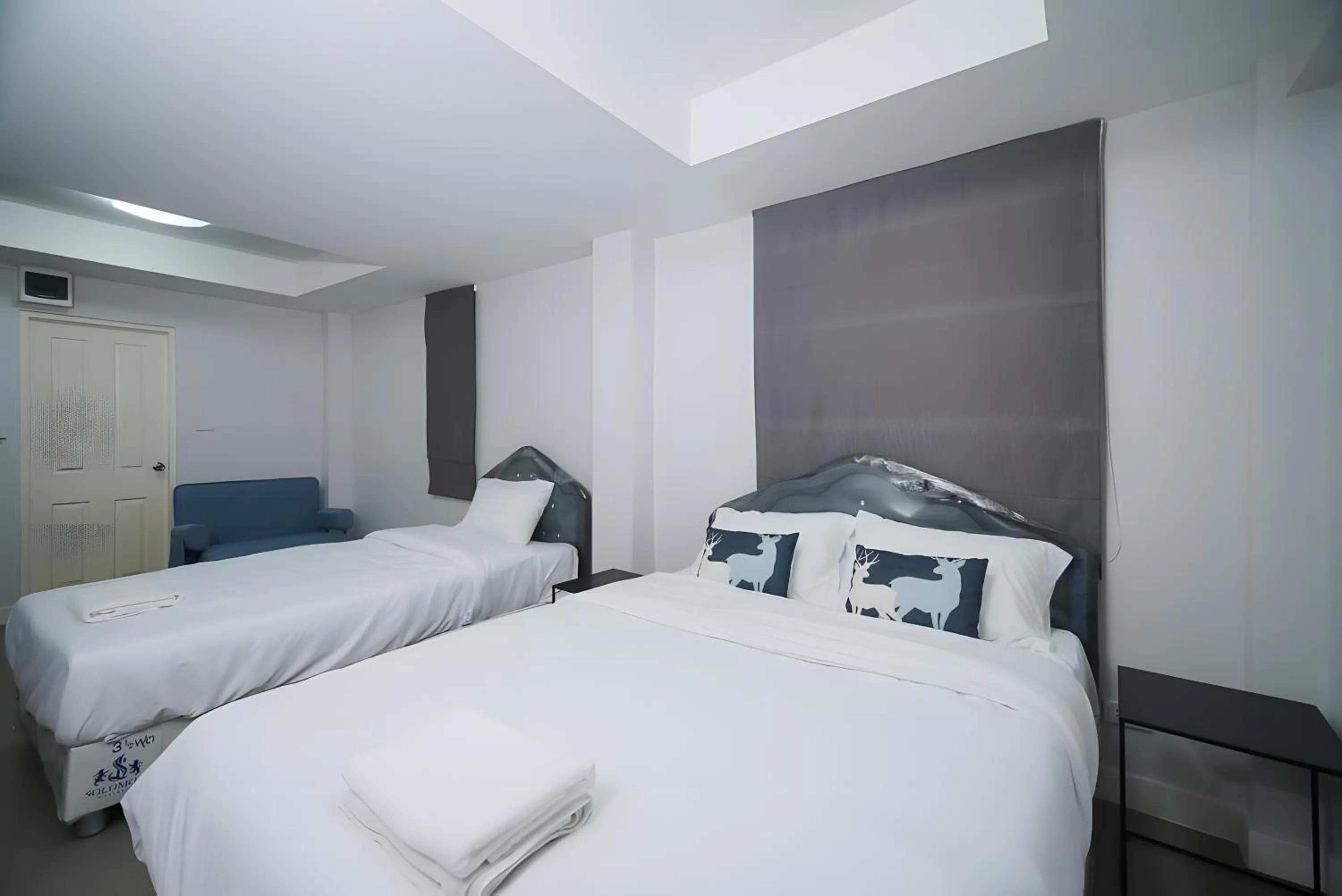 Bed in XX Mitr Inn The Grand Palace Bangkok - Mrt Samyot Station