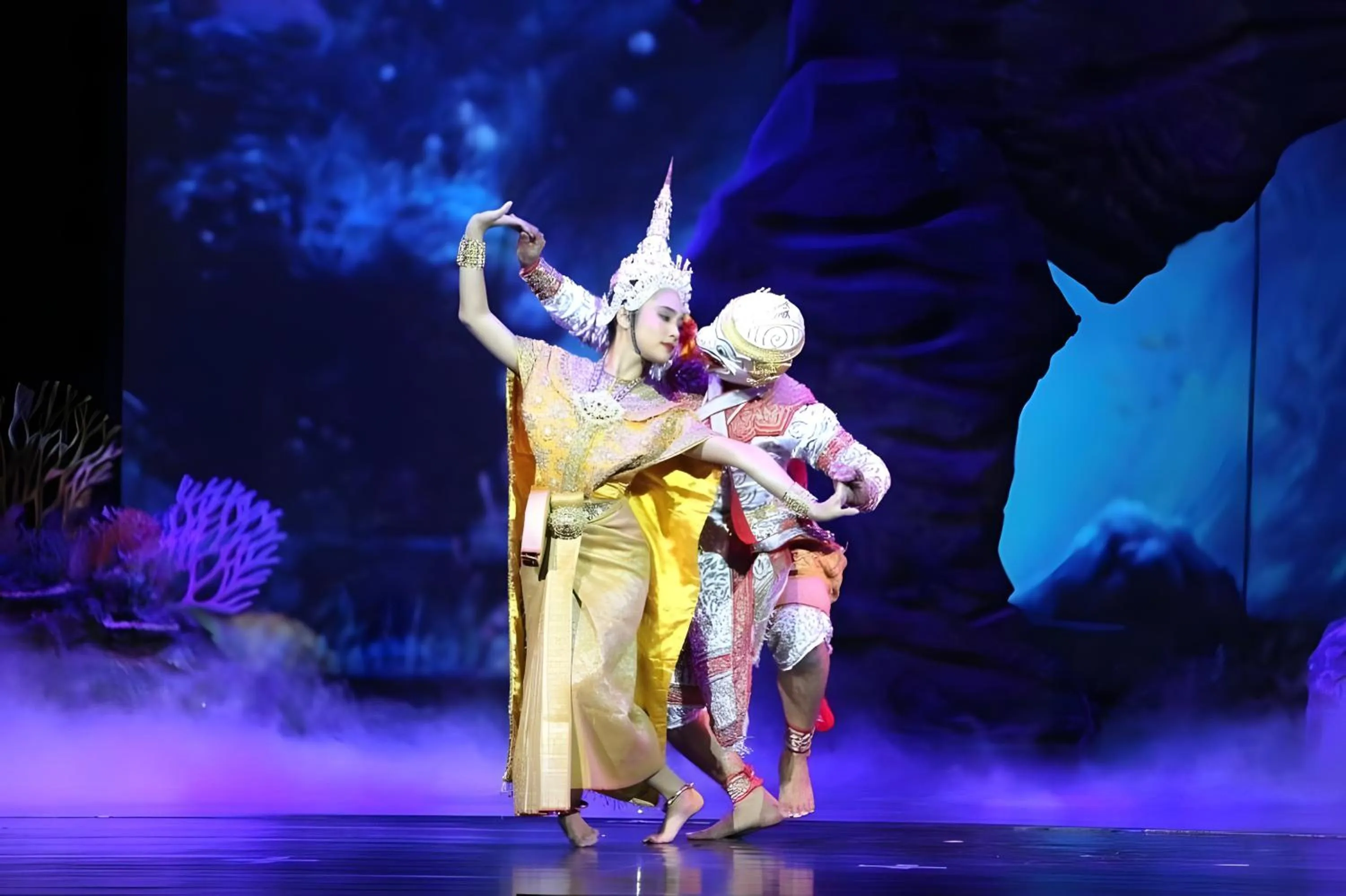 Nearby landmark in XX Mitr Inn The Grand Palace Bangkok - Mrt Samyot Station