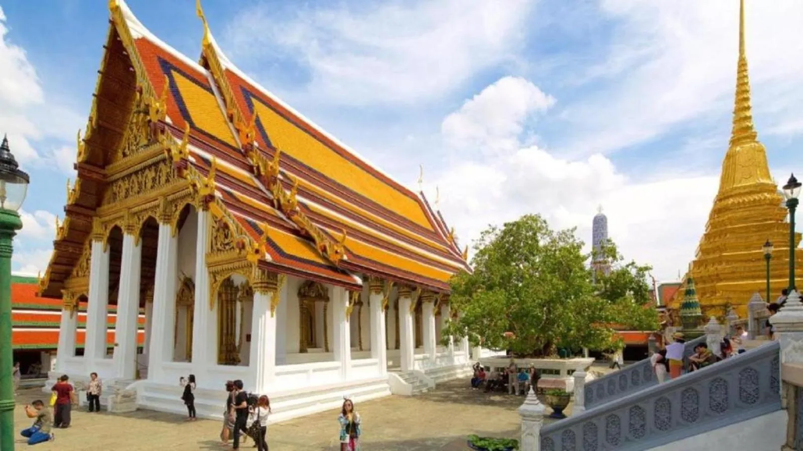 Nearby landmark in XX GO INN The Grand Palace Bangkok-Mrt Samyot Station