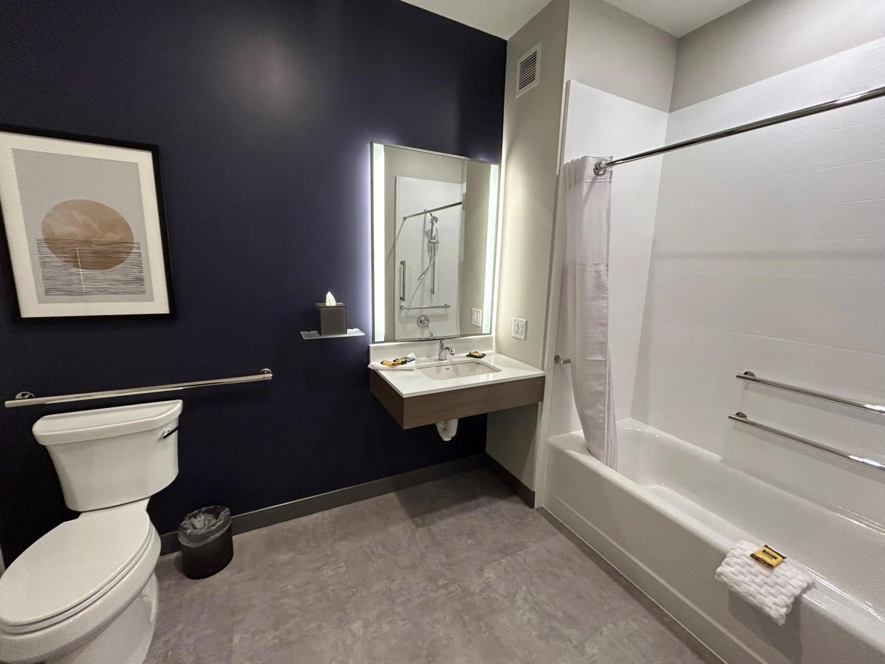 Bathroom in Best Western Plus Marquette Hotel & Suites