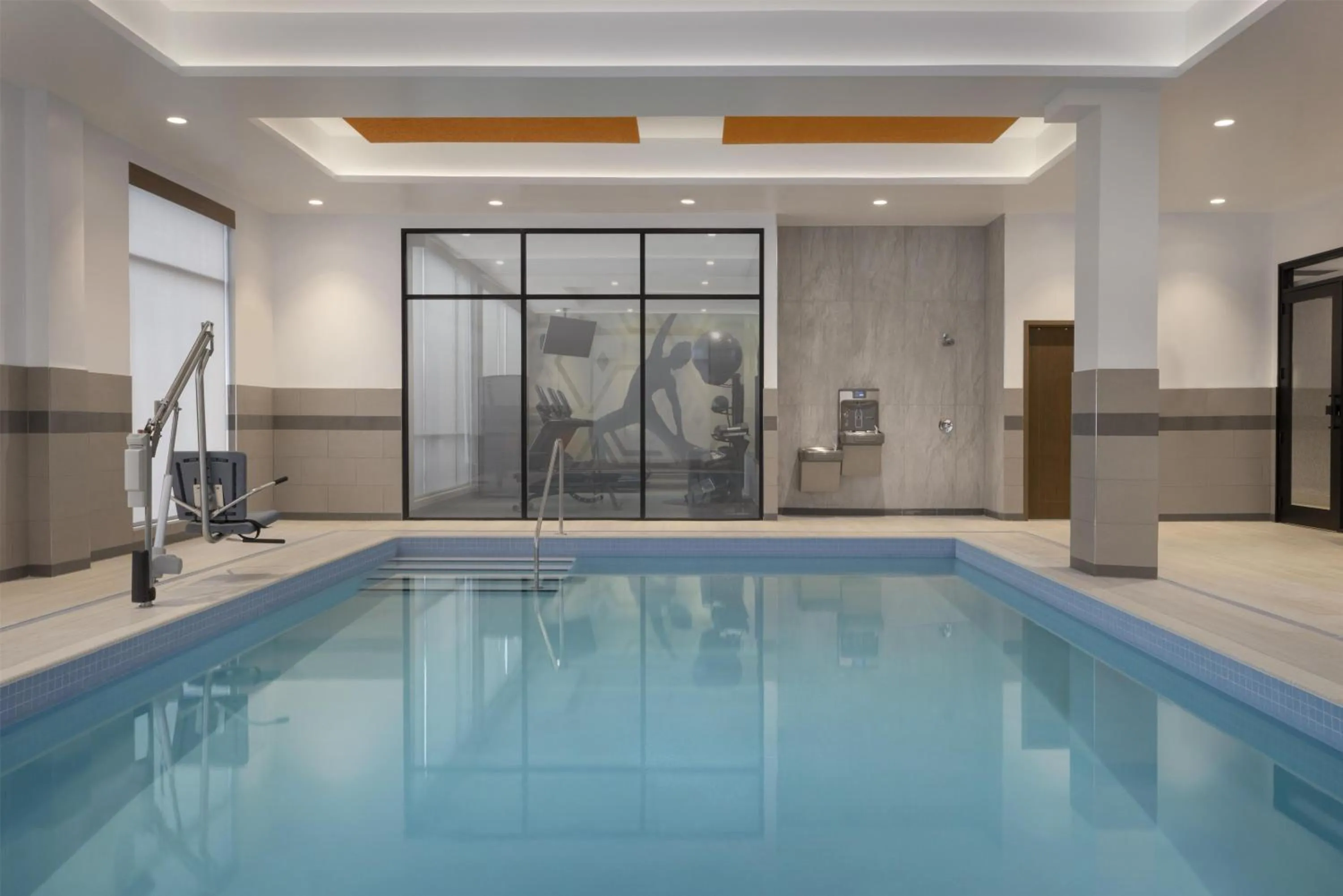 Swimming pool in Hyatt Place Windsor