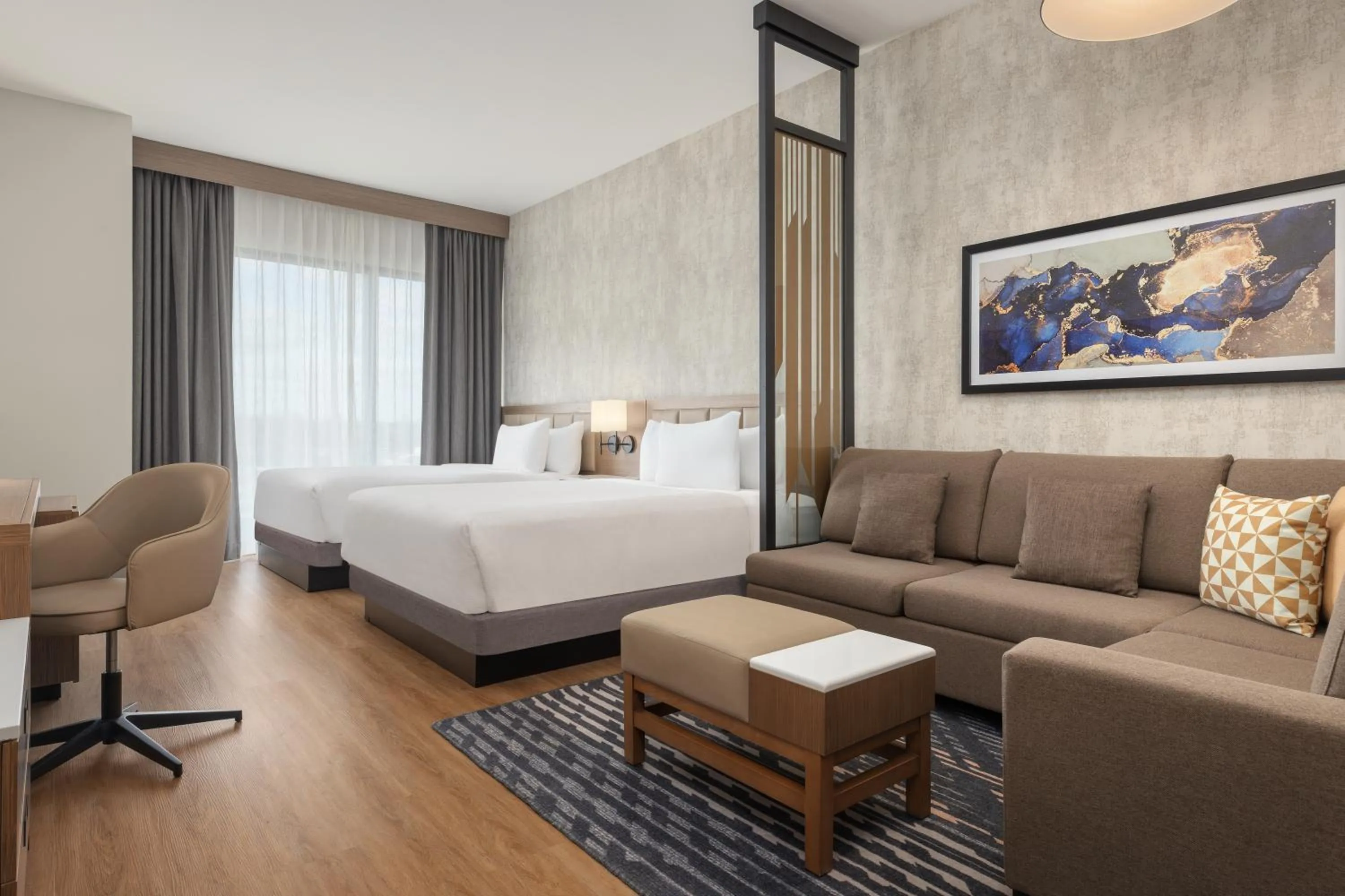 Seating area, Bed in Hyatt Place Windsor