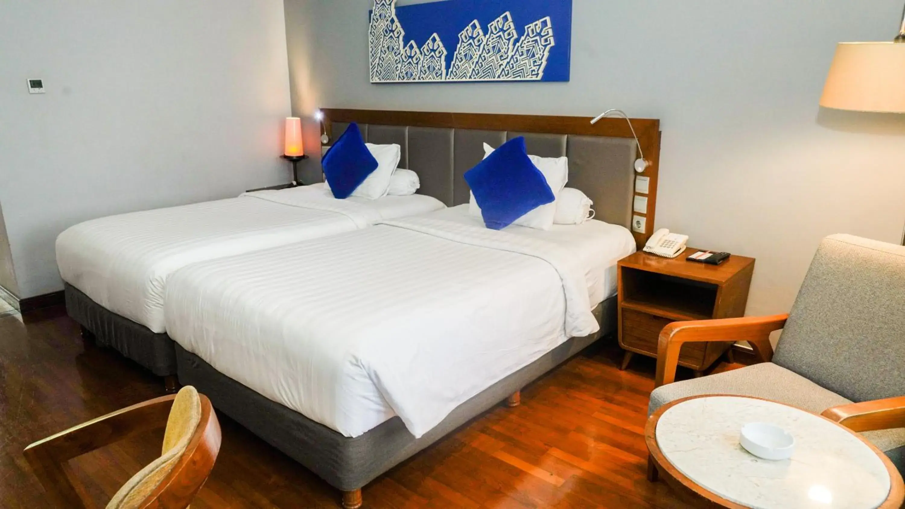 Superior Twin Room in Monopoli Hotel Bukittinggi Superior Twin Room in Monopoli Hotel Bukittinggi