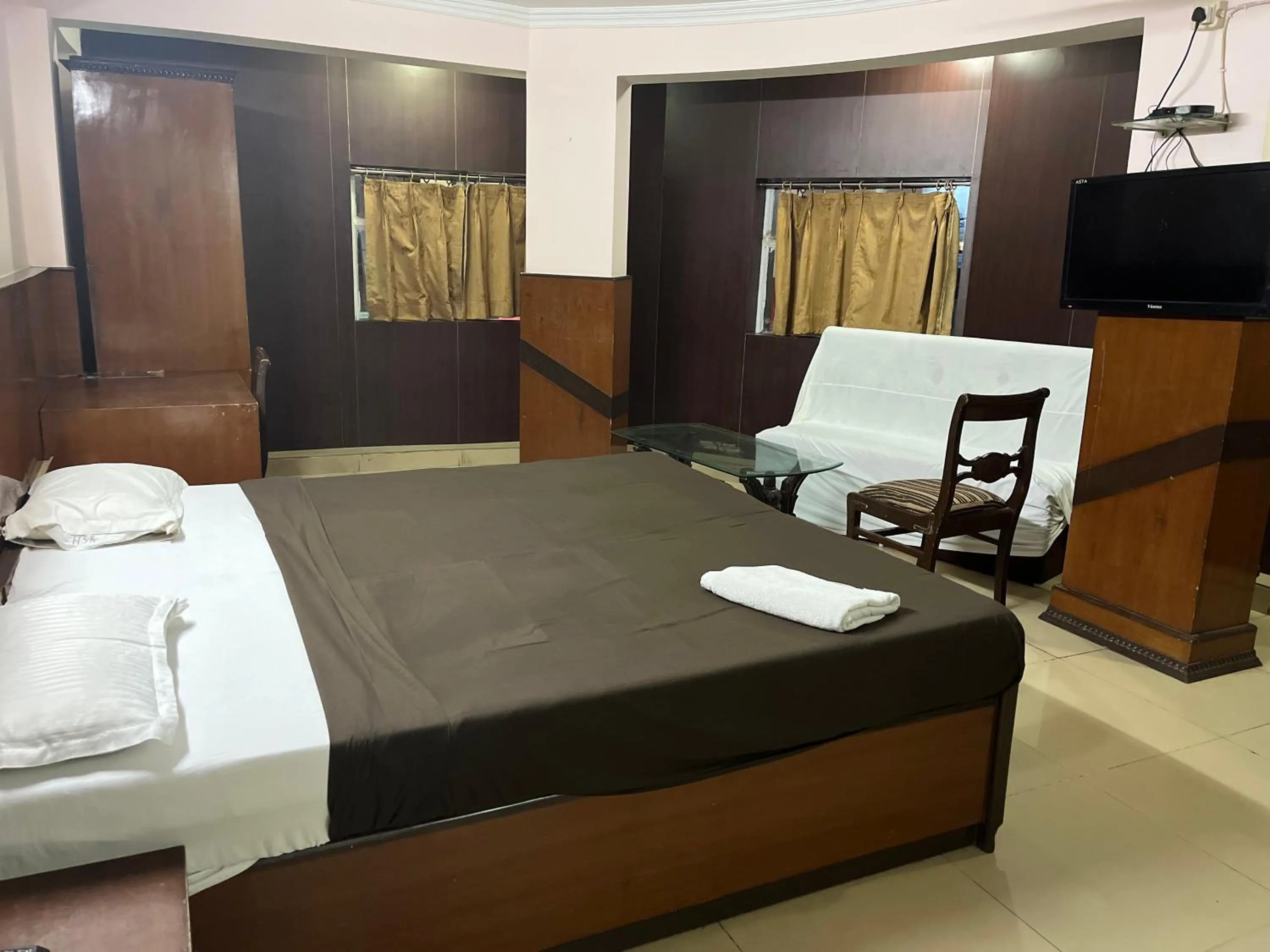 Bed in Hotel Sunbeam