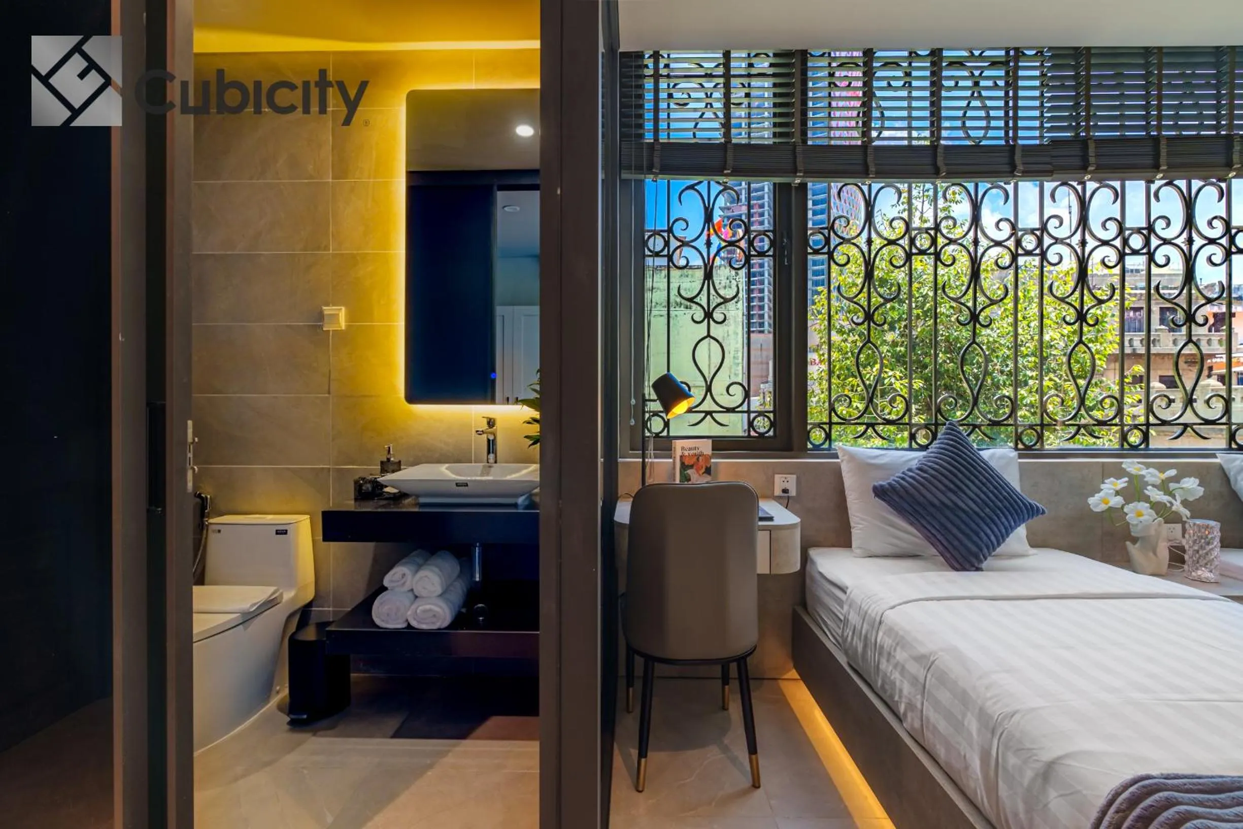 Shower, Bed in Cubicity Wall Street House