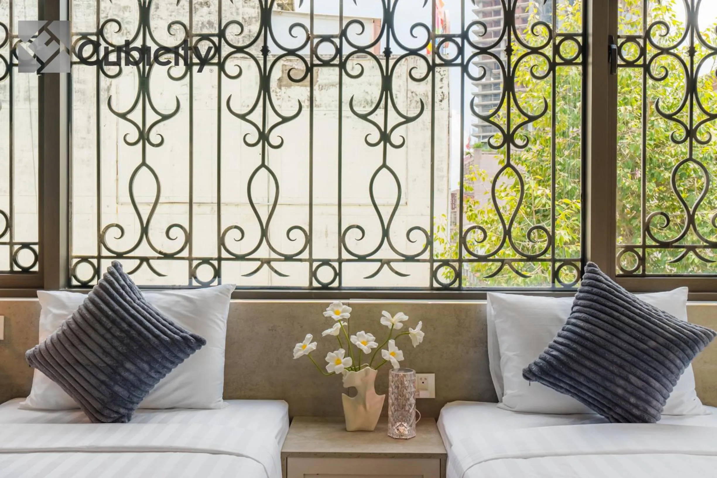 Bedroom, Bed in Cubicity Wall Street House