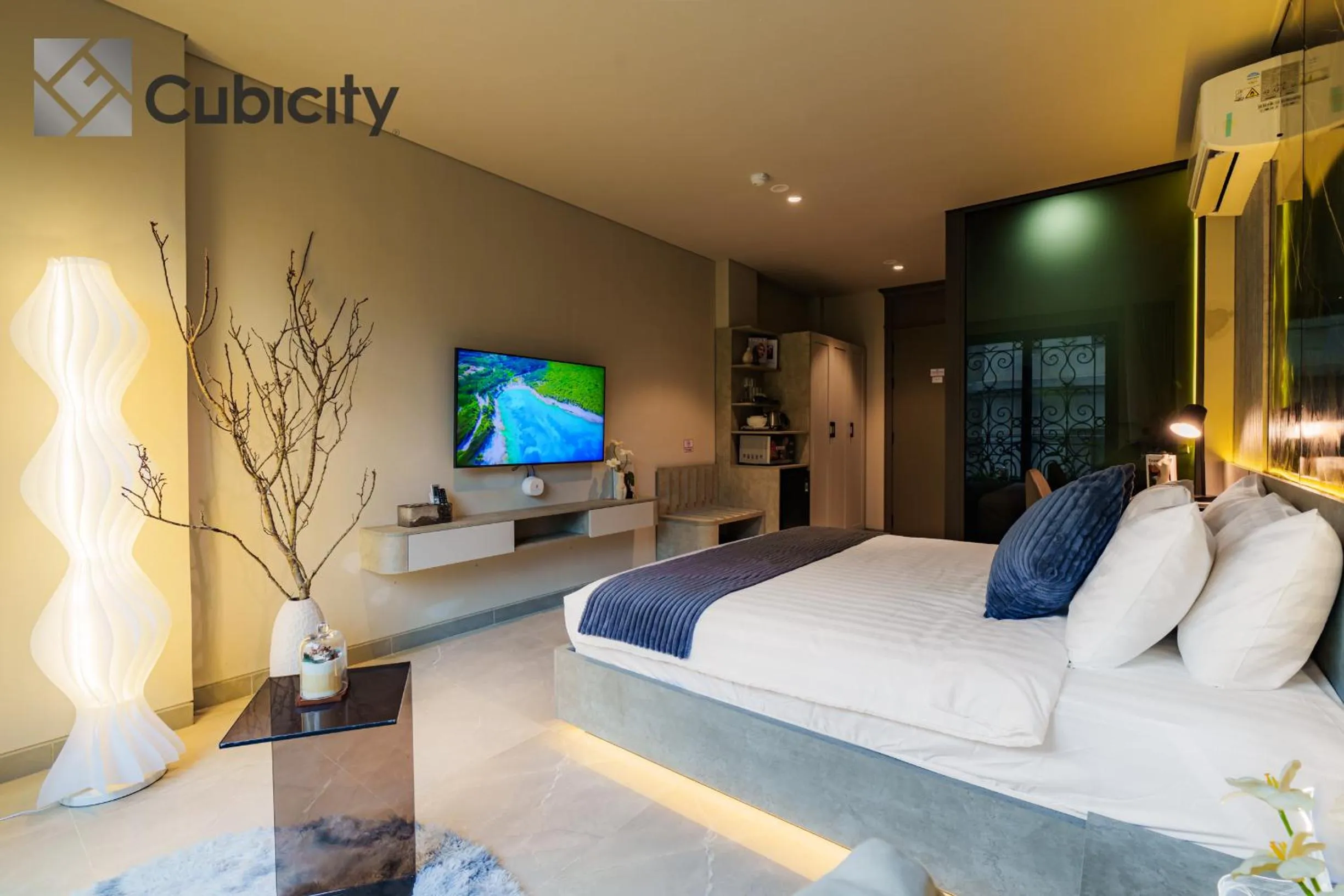 Living room, Bed in Cubicity Wall Street House