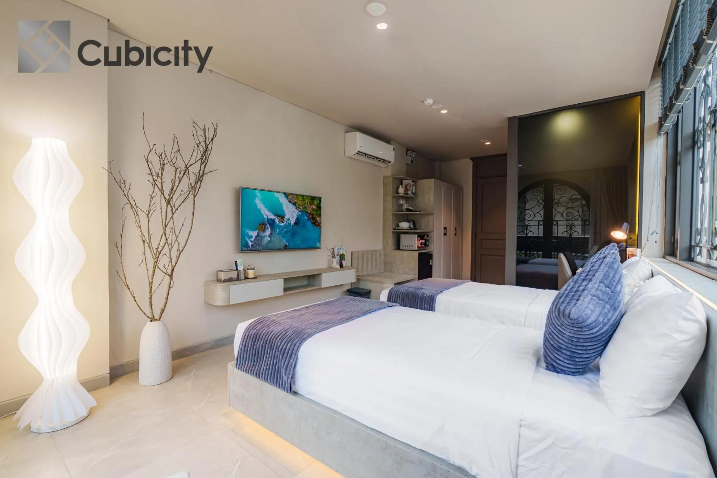 Living room, Bed in Cubicity Wall Street House