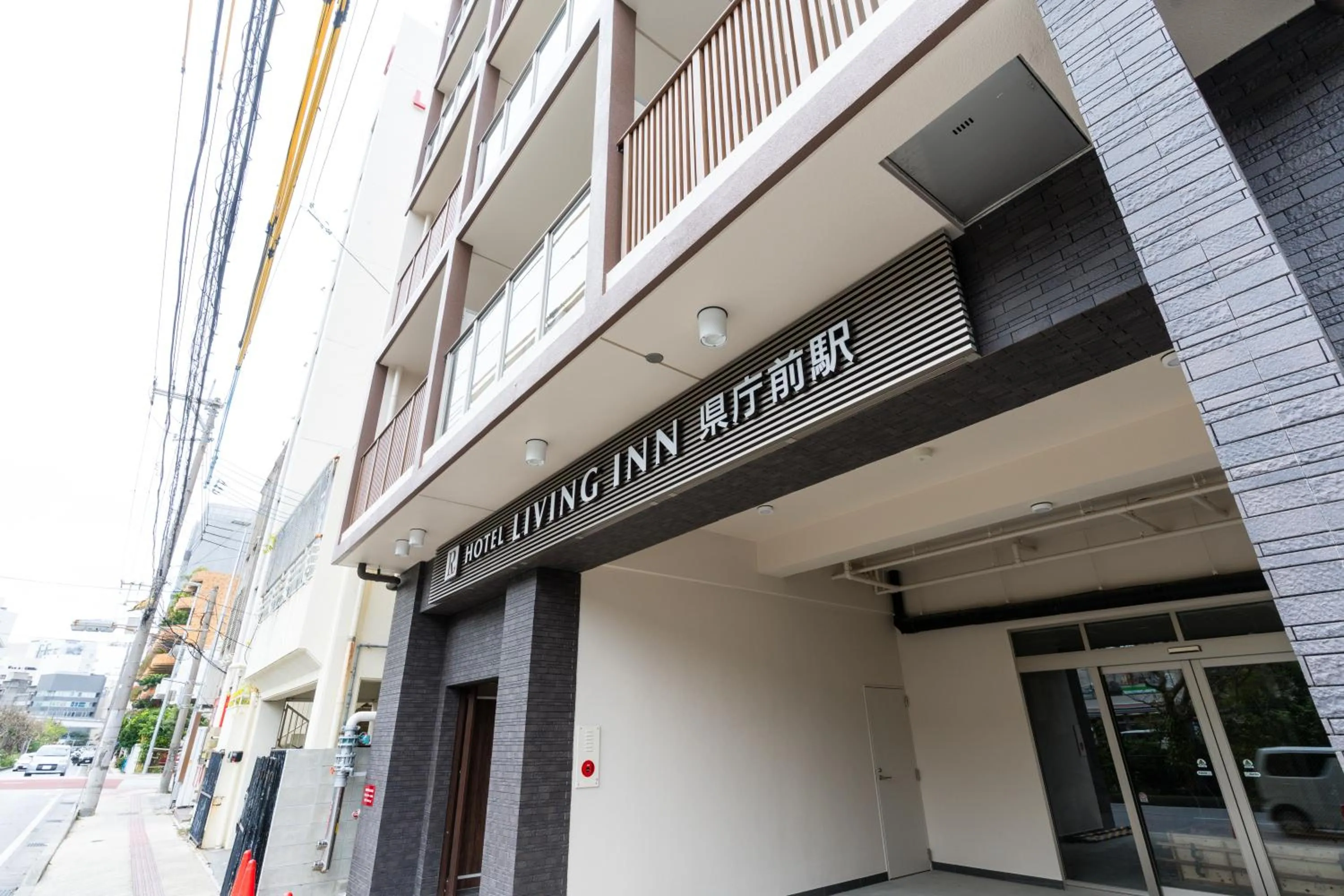 Property building in Hotel Living Inn Kenchoumaeeki