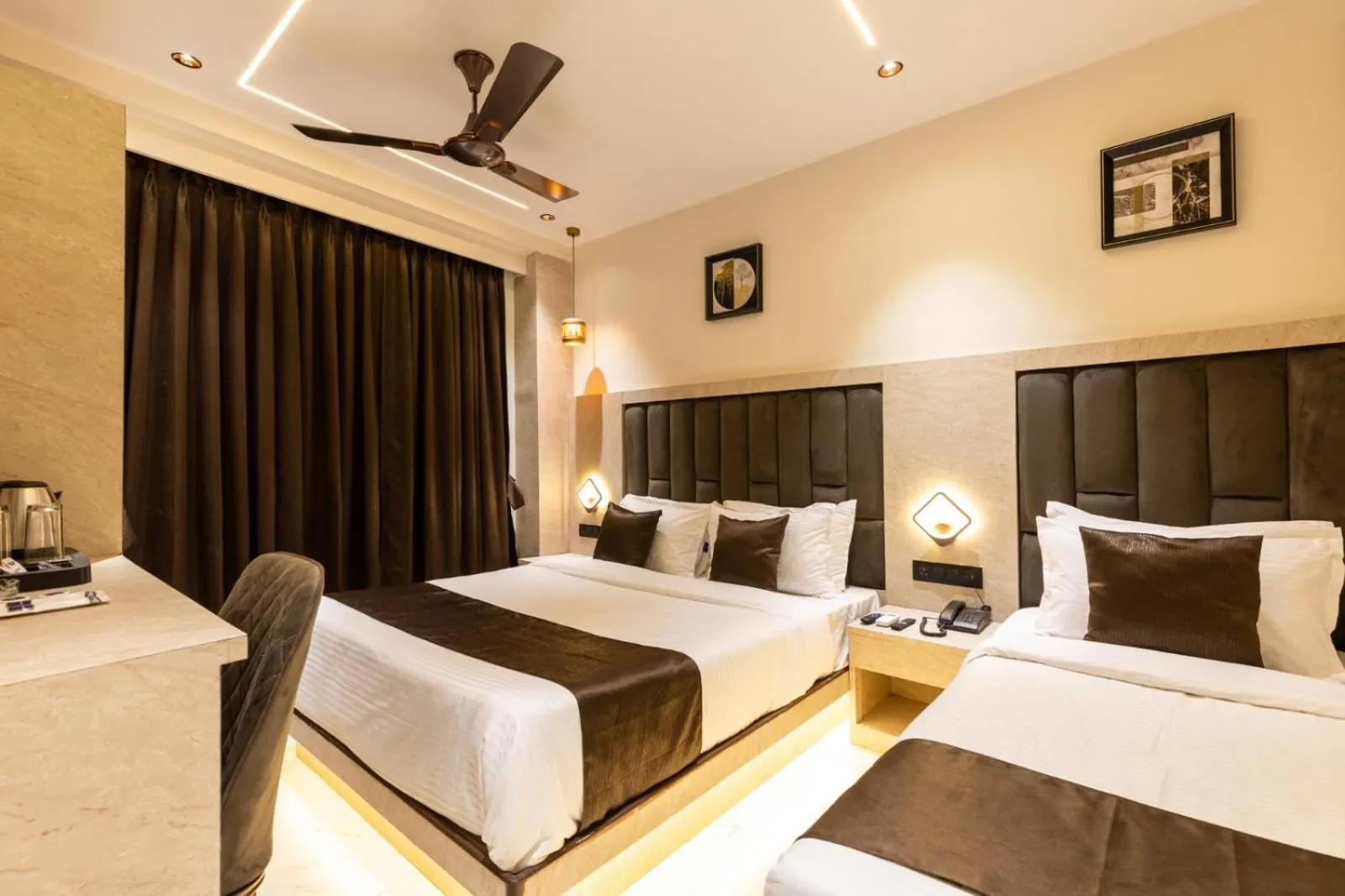 Bedroom, Bed in Hotel Windsor Castle