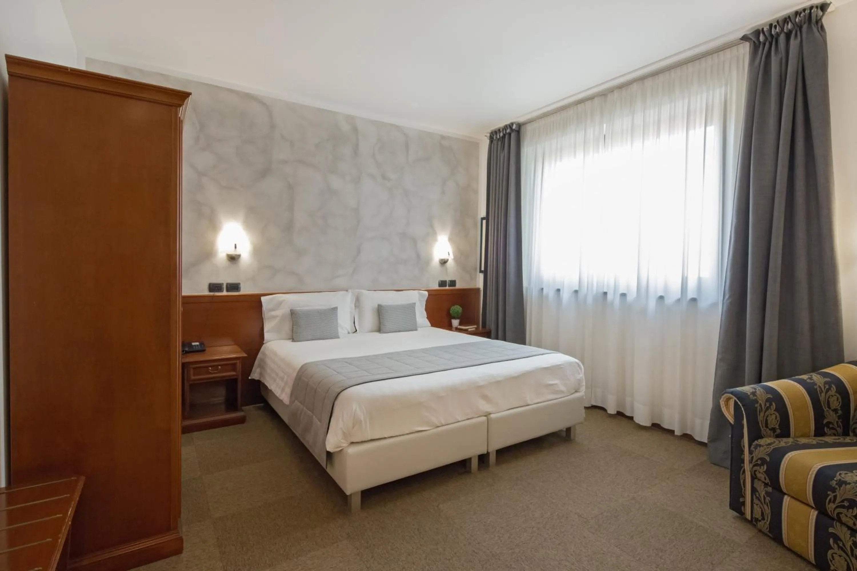 Day, Bed in Hotel Medea