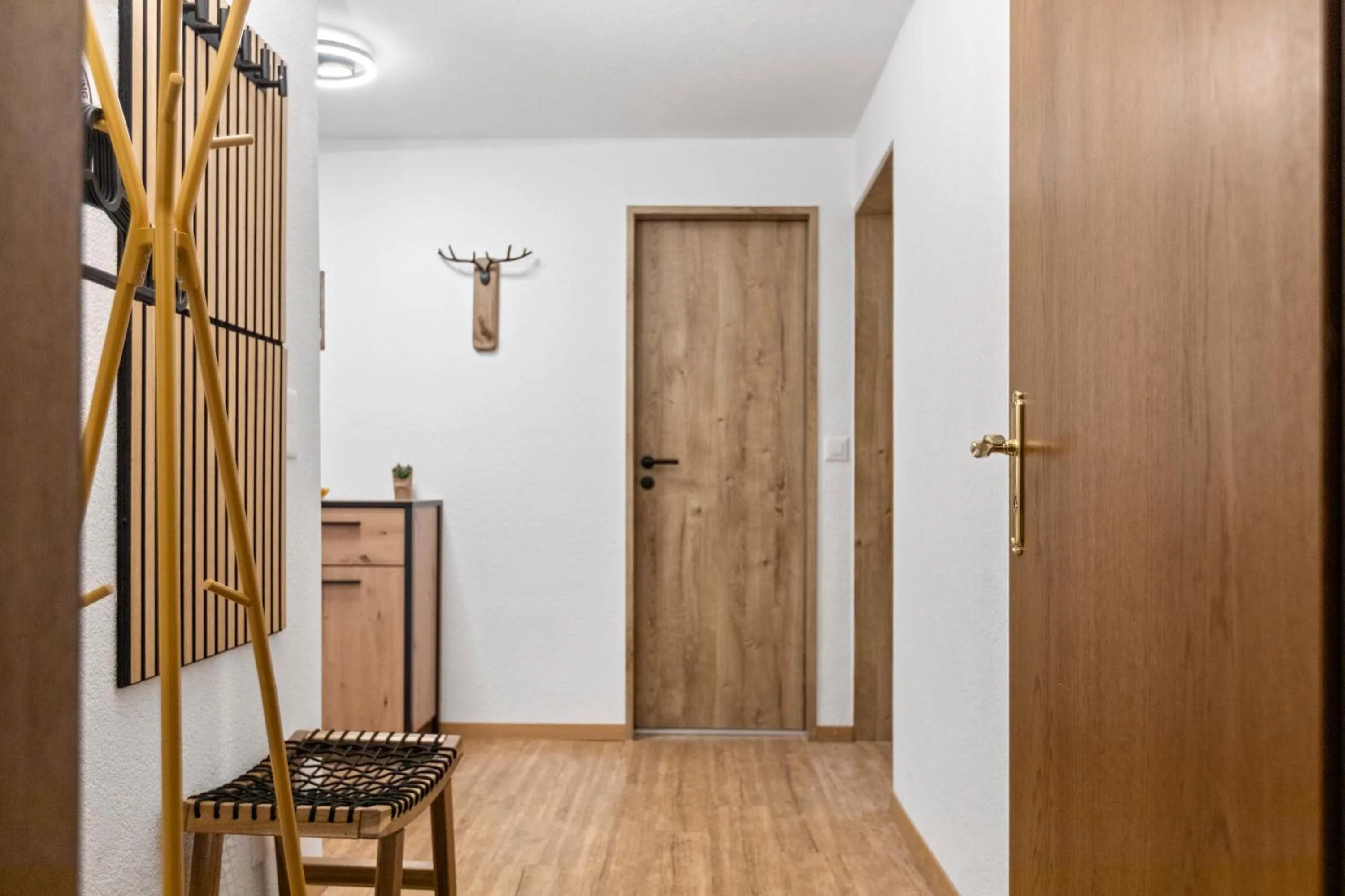 wardrobe in Centre de Saas-Fee - 2 chambres - balcon & patio