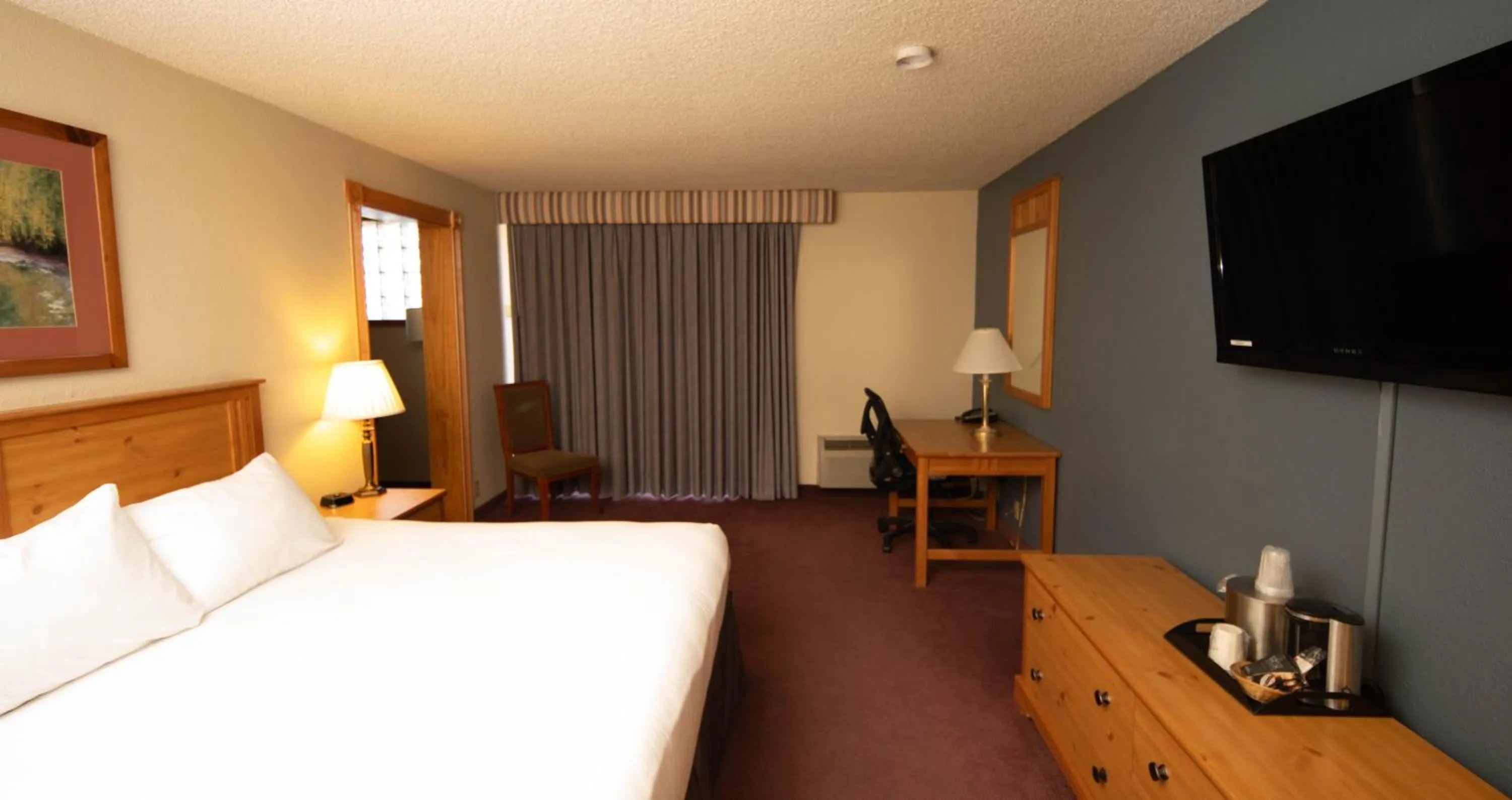 Photo of the whole room, Bed in The Federal Hotel Downtown Carson City, an Ascend Collection Hotel