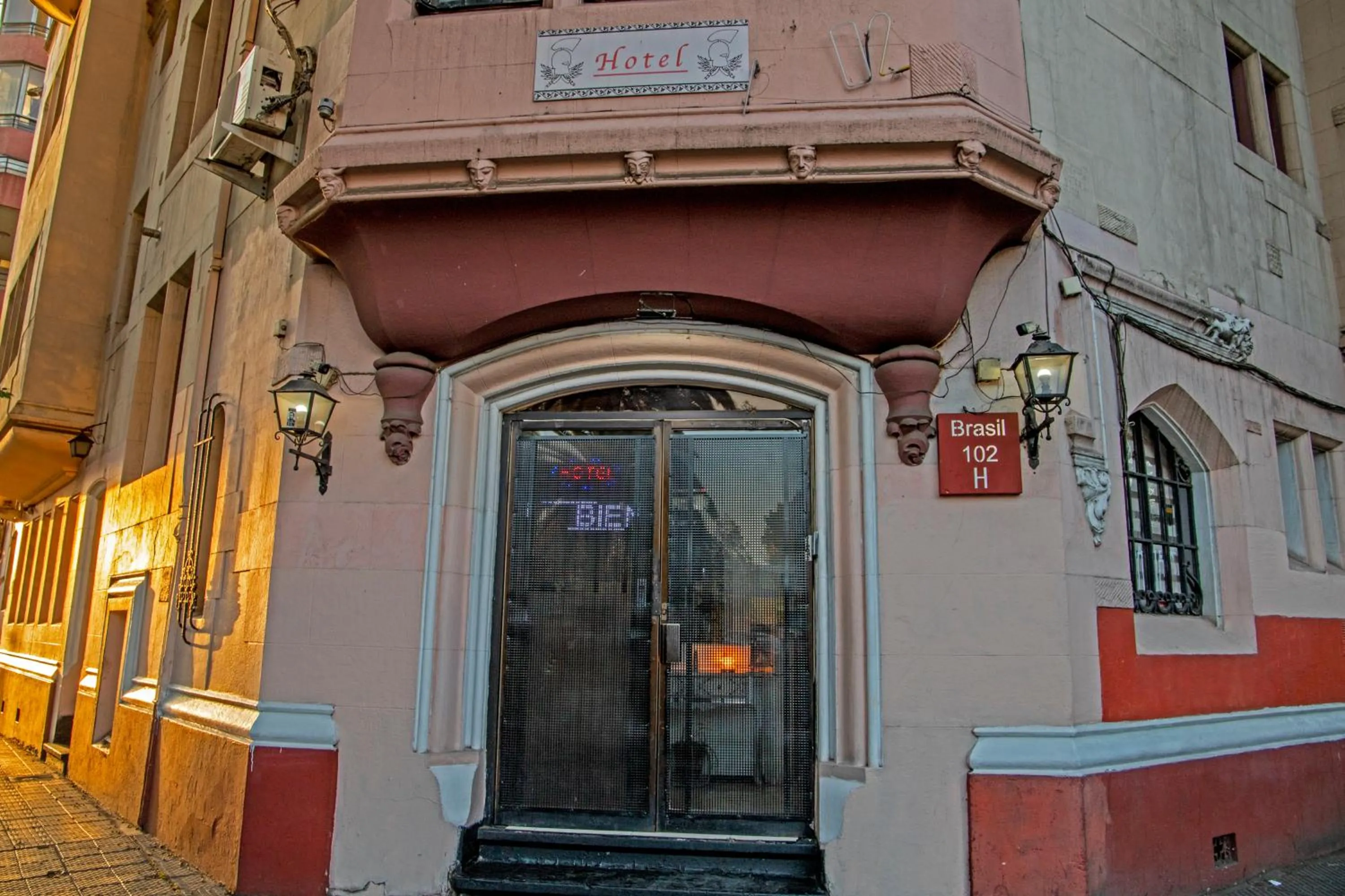 Facade/entrance in Hotel La Castellana