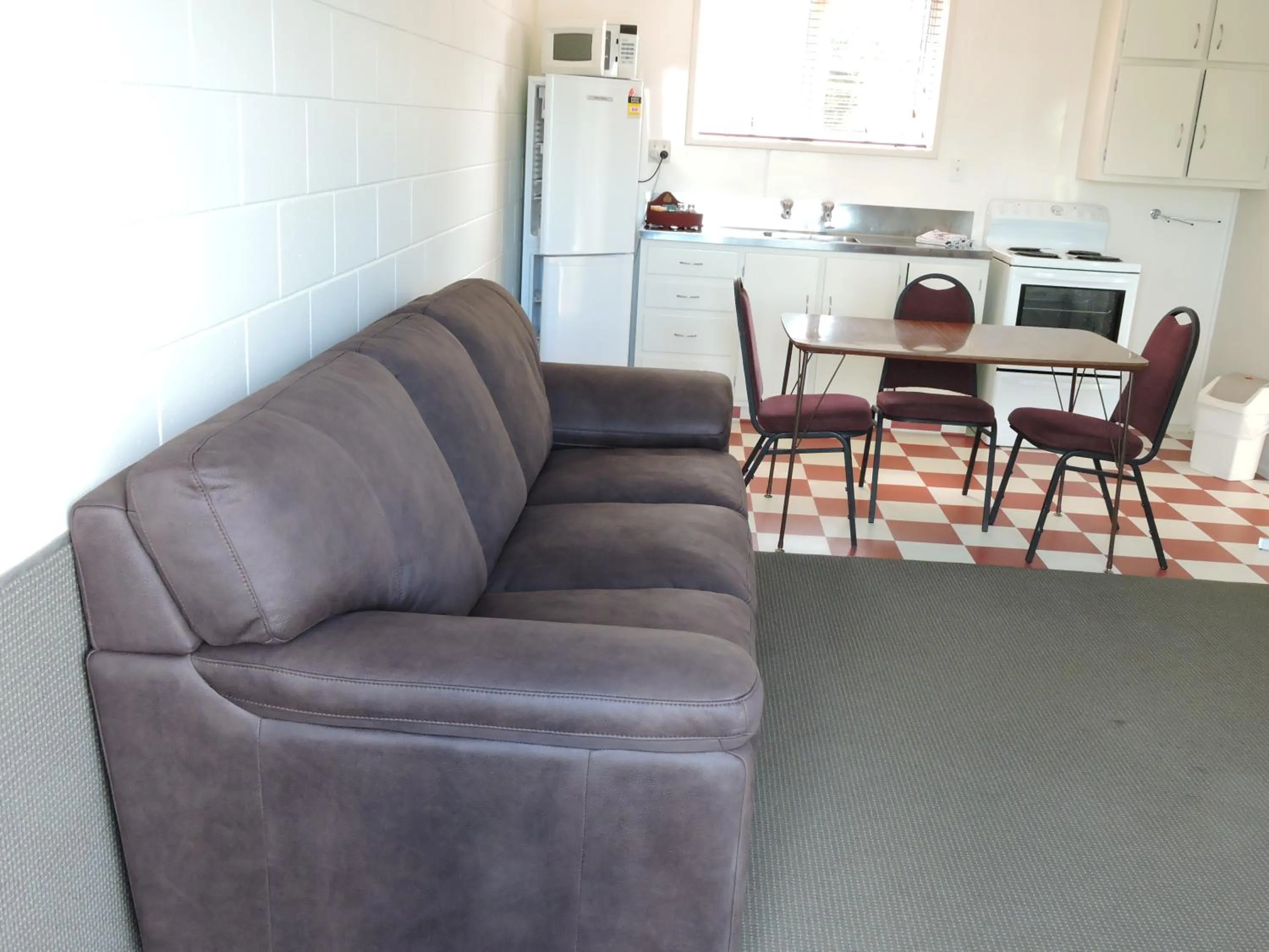 Living room in Maple Lodge Motel