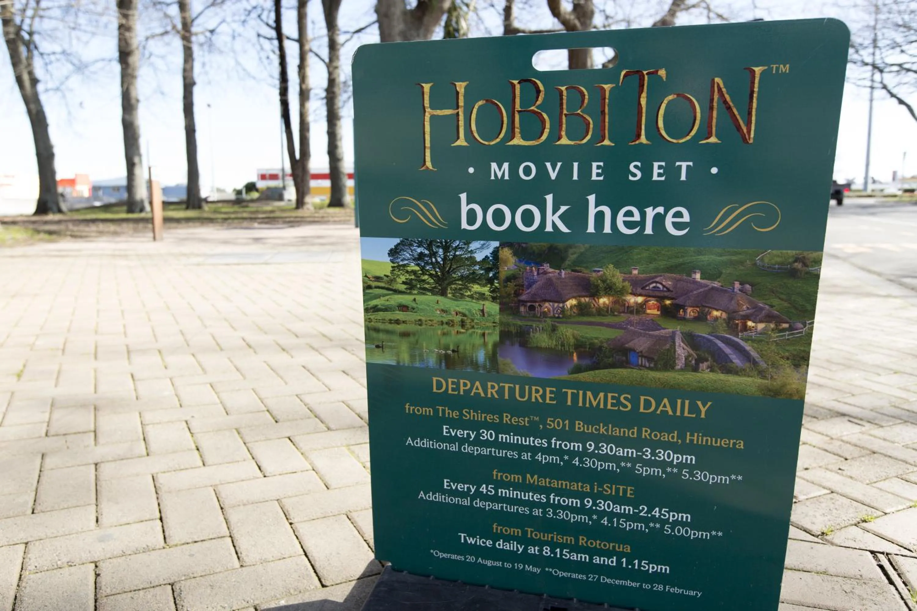 Logo/Certificate/Sign in Maple Lodge Motel