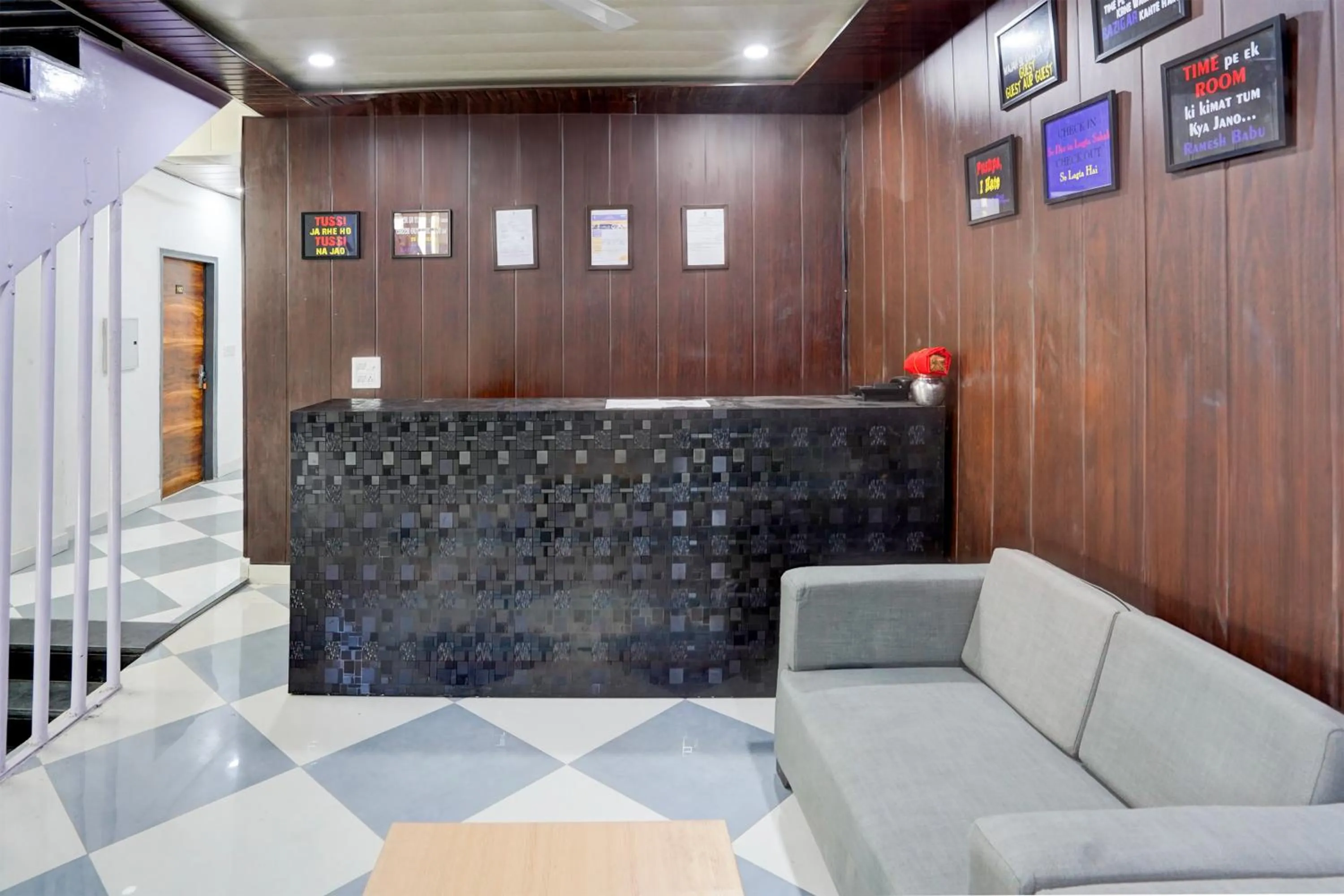 Lobby or reception in Hotel Down Town - Noida Sector 15 By Quadis