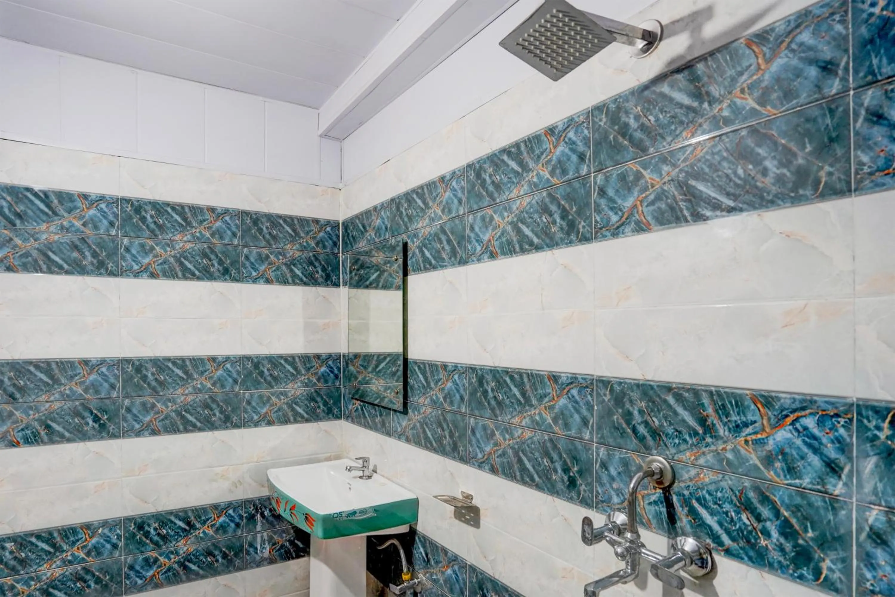 Shower in Hotel Down Town - Noida Sector 15 By Quadis