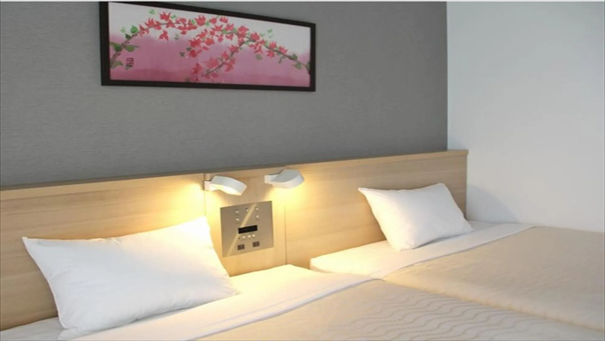 Photo of the whole room, Bed in Hotel Risingsun Miyakojima