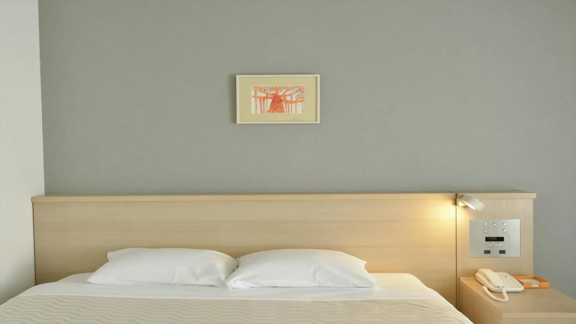 Photo of the whole room, Bed in Hotel Risingsun Miyakojima