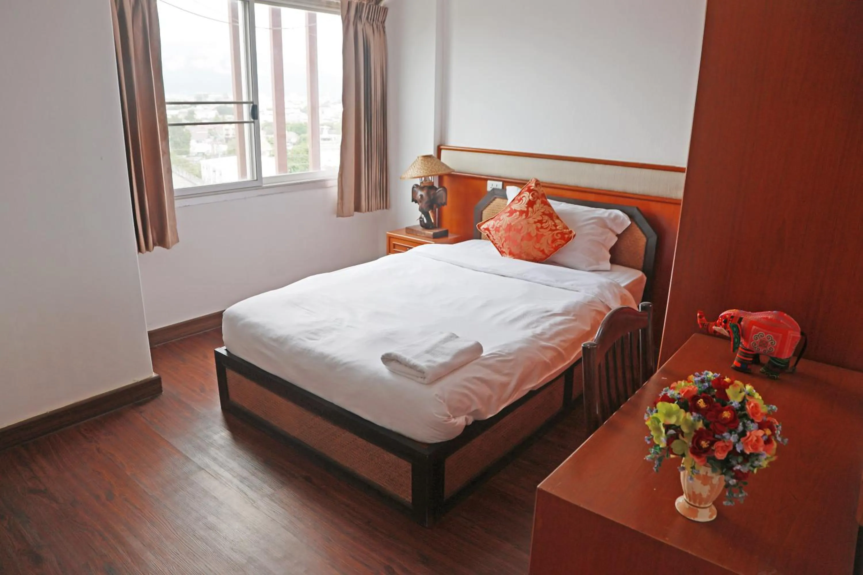 Bedroom, Bed in Jade Tower