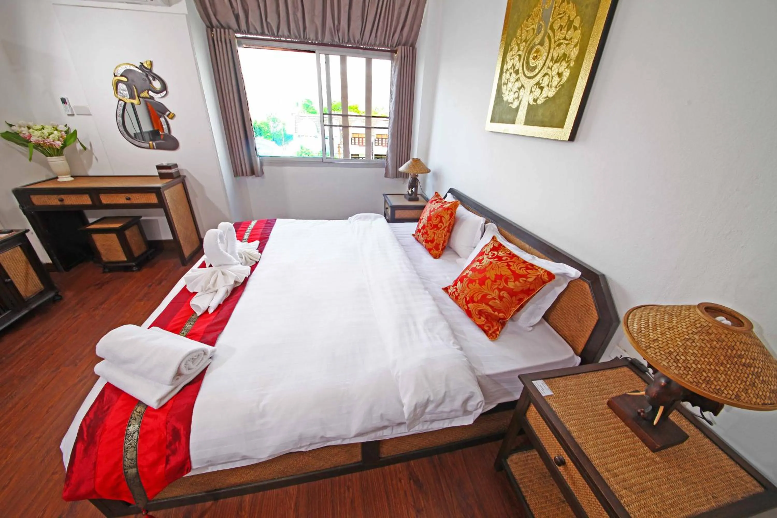 Bedroom, Bed in Jade Tower