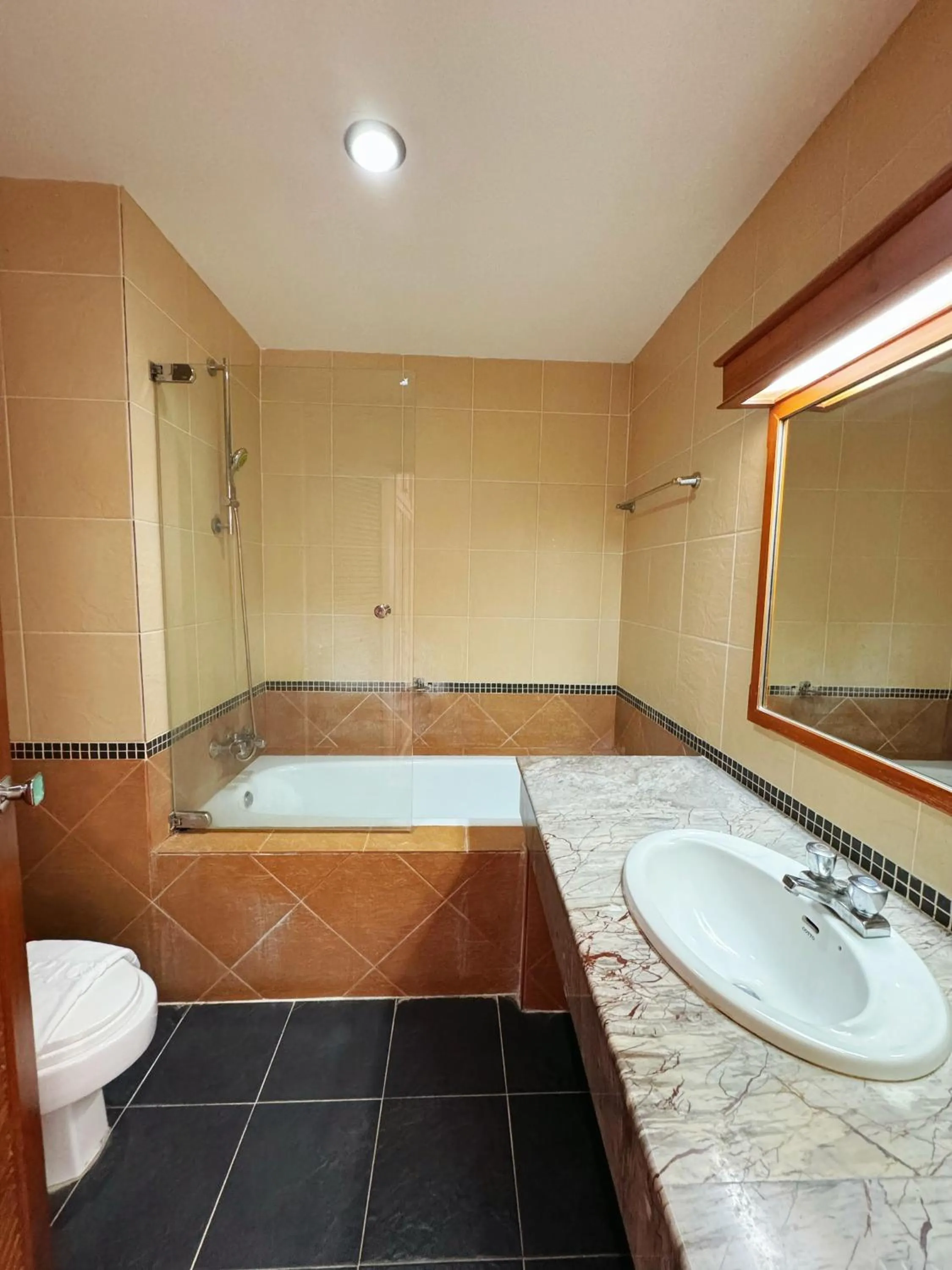 Bathroom in Jade Tower